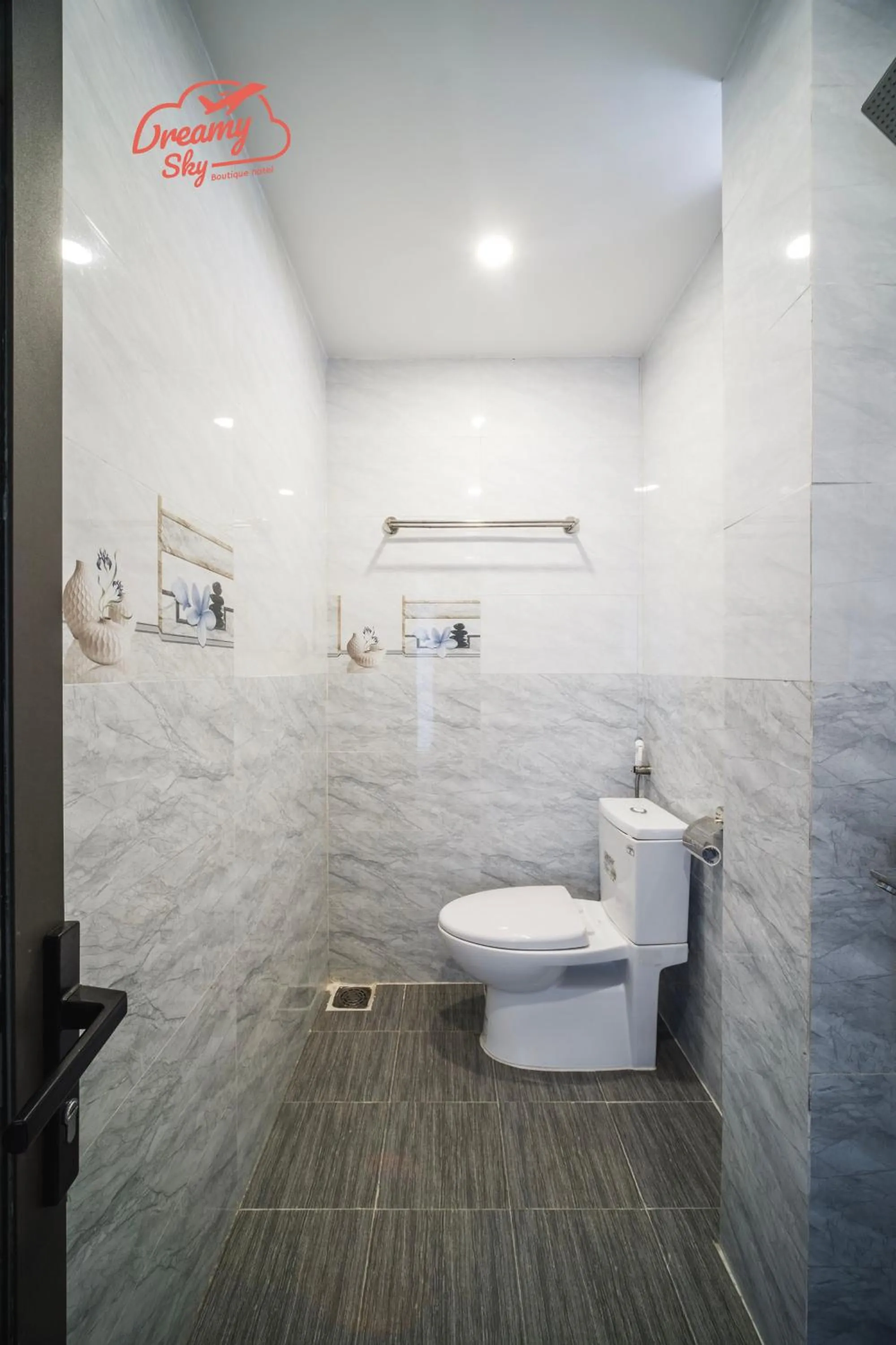 Toilet in Dreamy Sky - Airport View Boutique Hotel