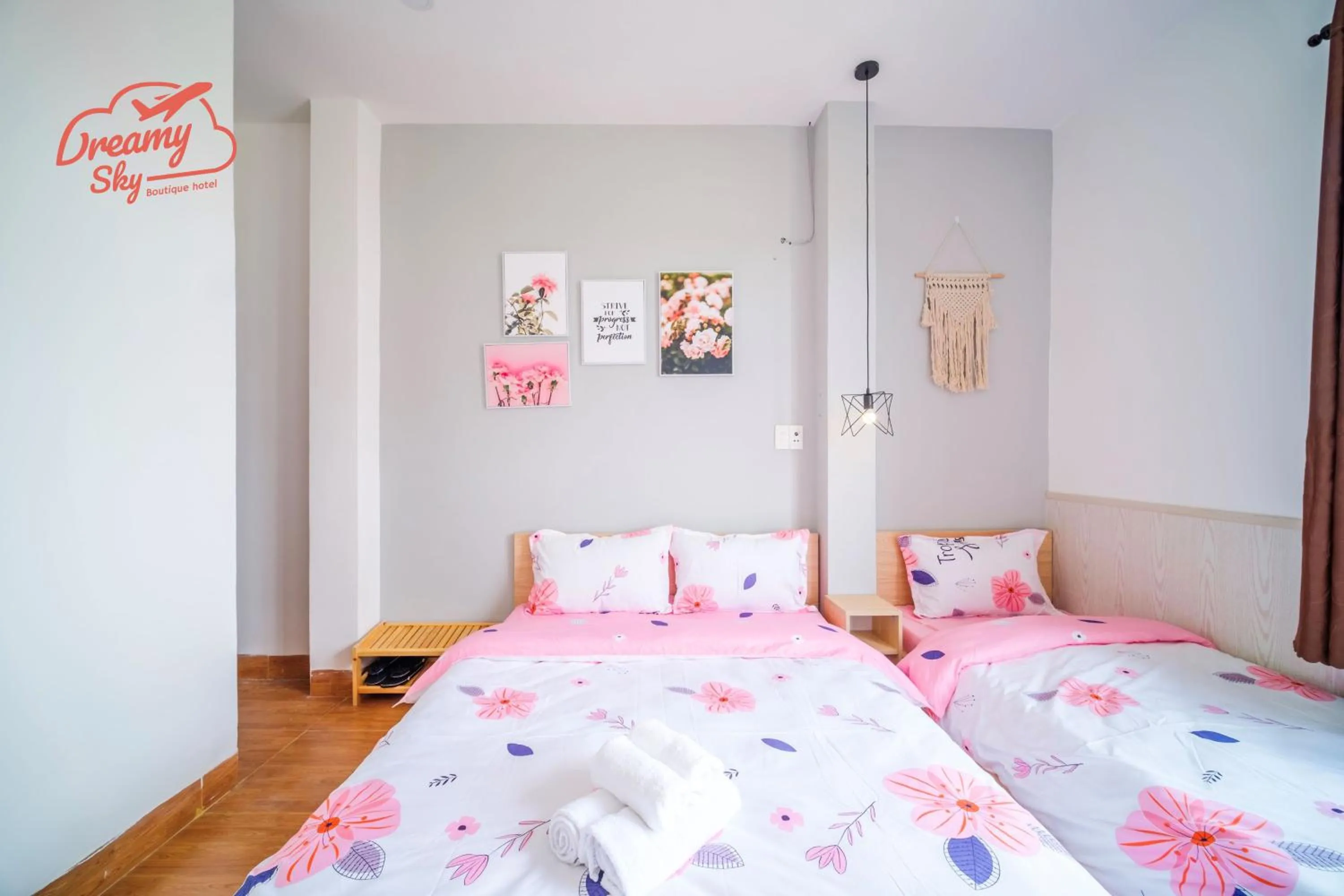 Bed in Dreamy Sky - Airport View Boutique Hotel