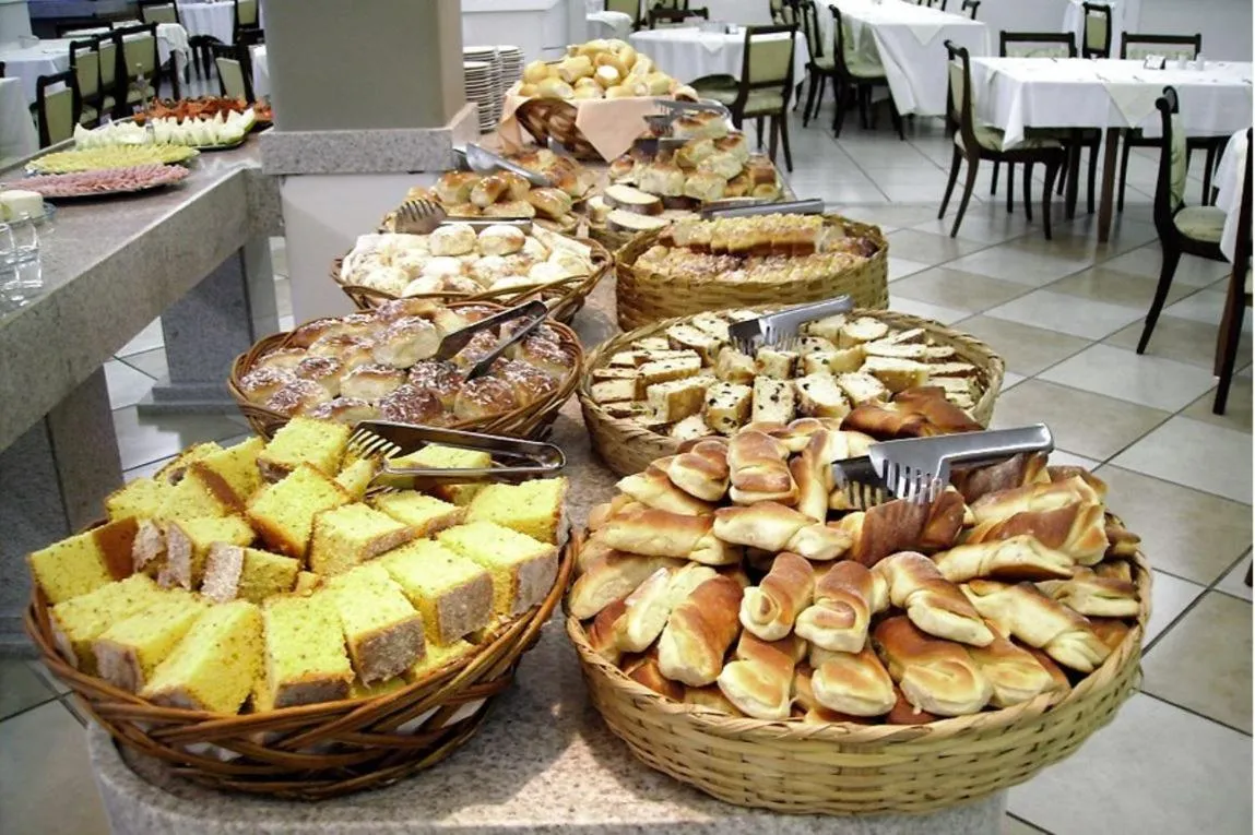 Buffet breakfast in Hotel Mantovani