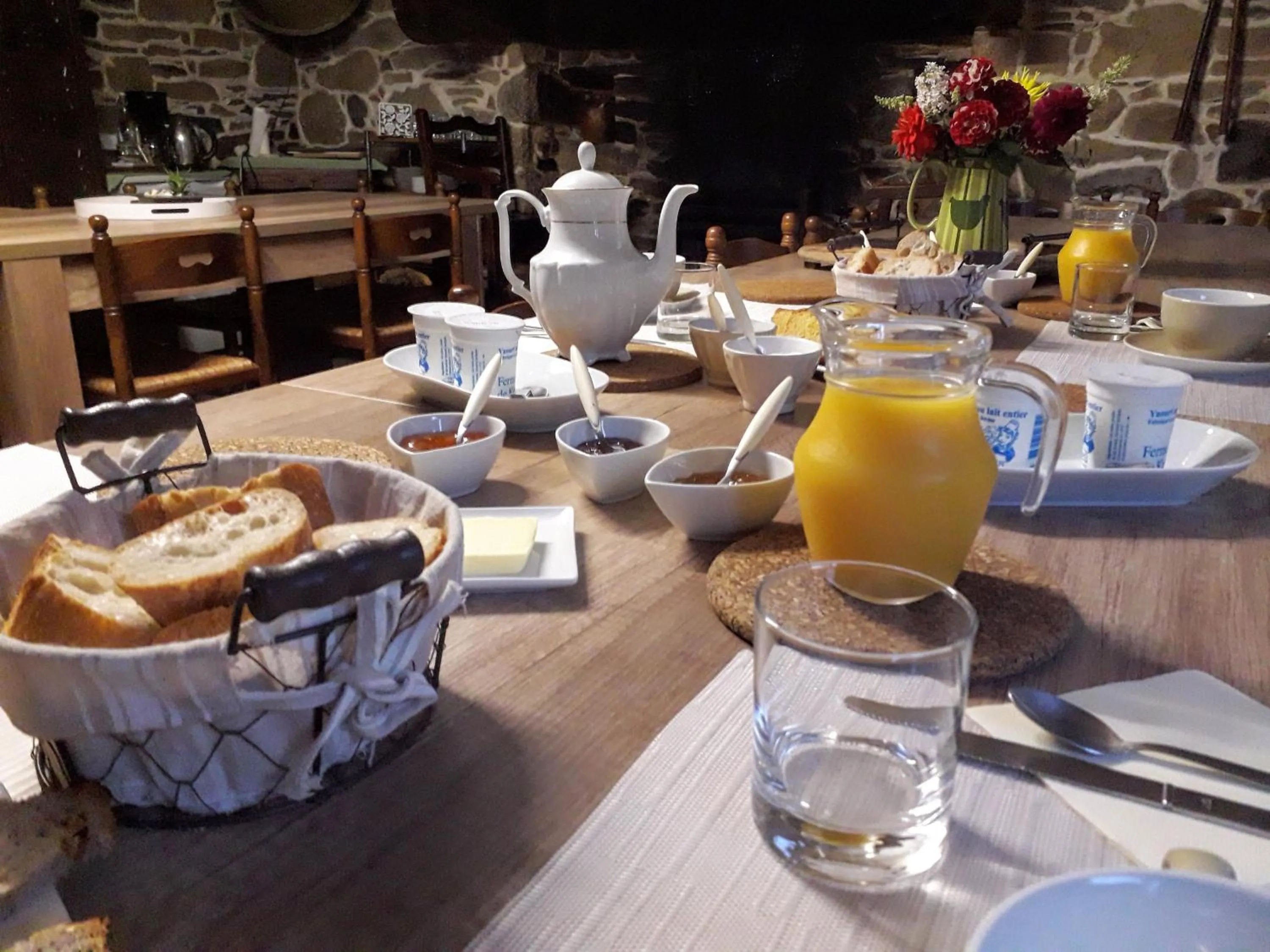 Breakfast in La vallée du Rivoal