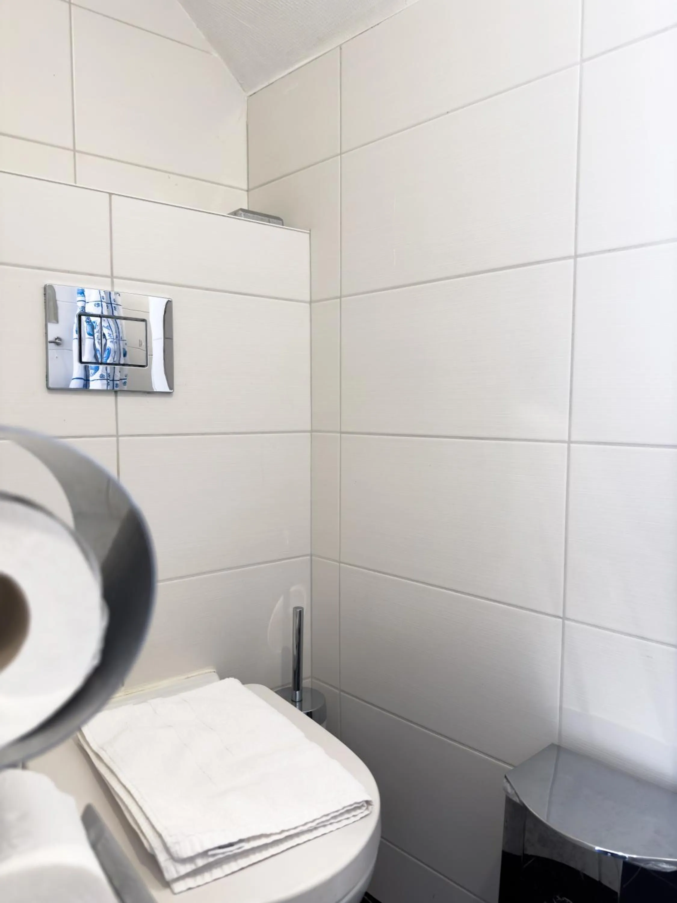 Toilet in Hotel Amsterdam Inn