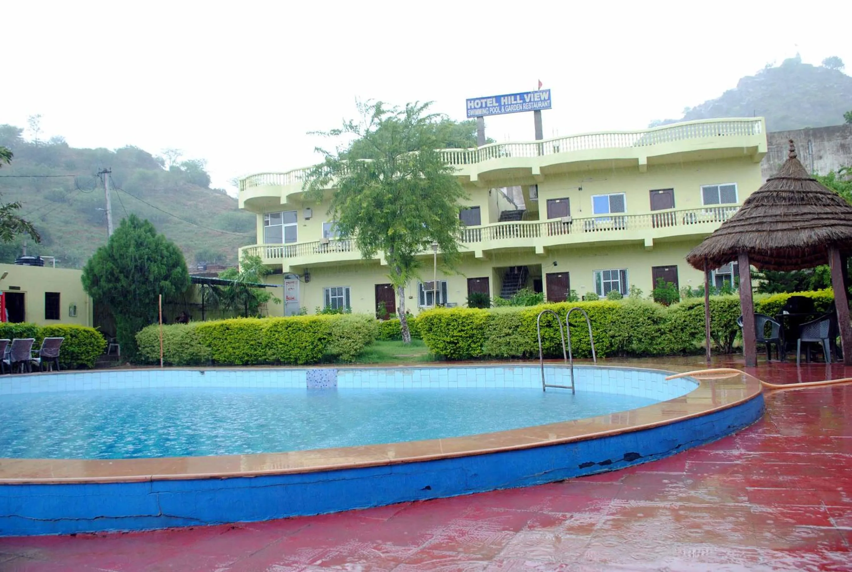 Nearby landmark in Hill View