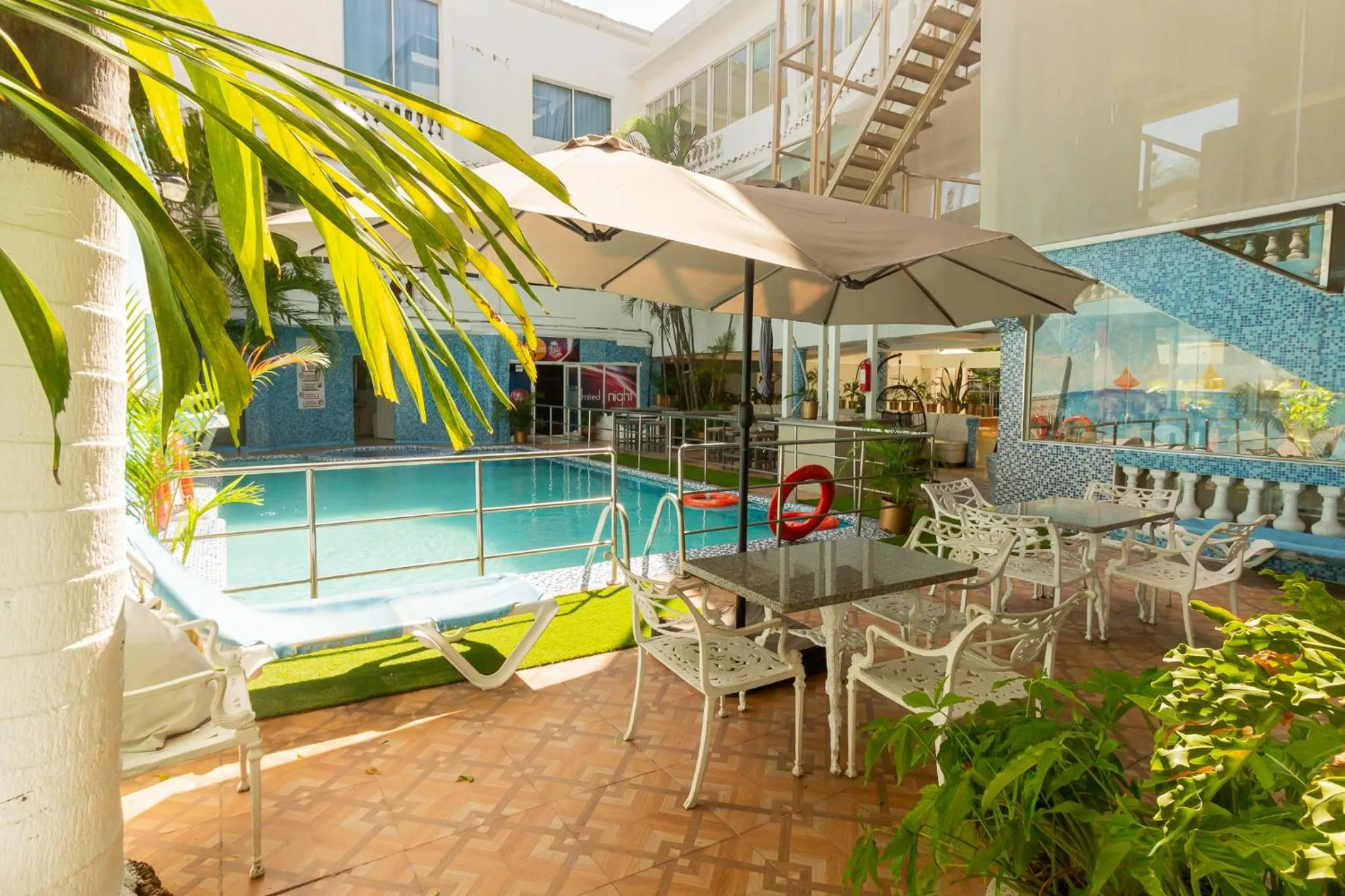 Swimming pool in Hotel La Casona Dorada