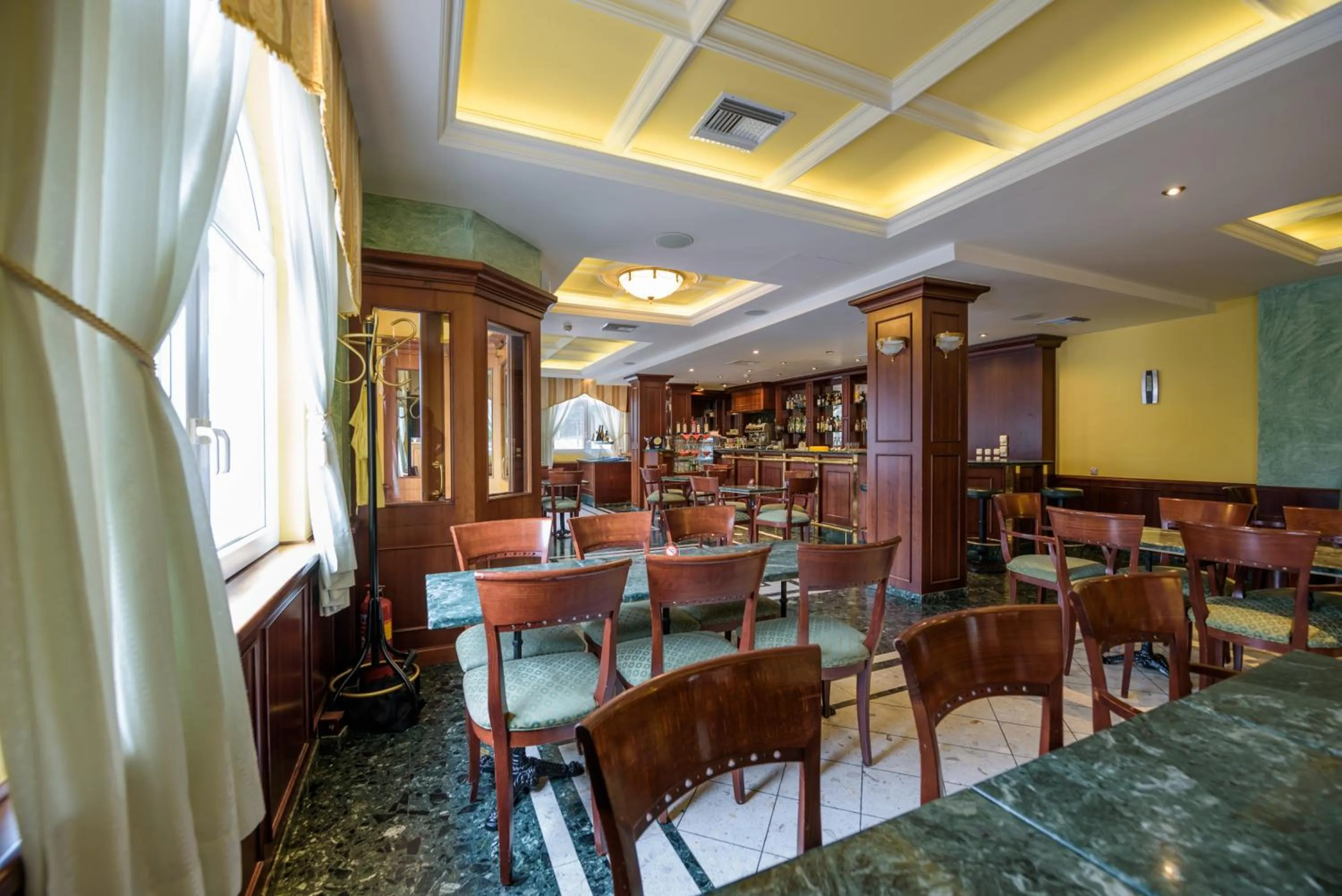 Lounge or bar in Hotel Kastoria in Kastoria City