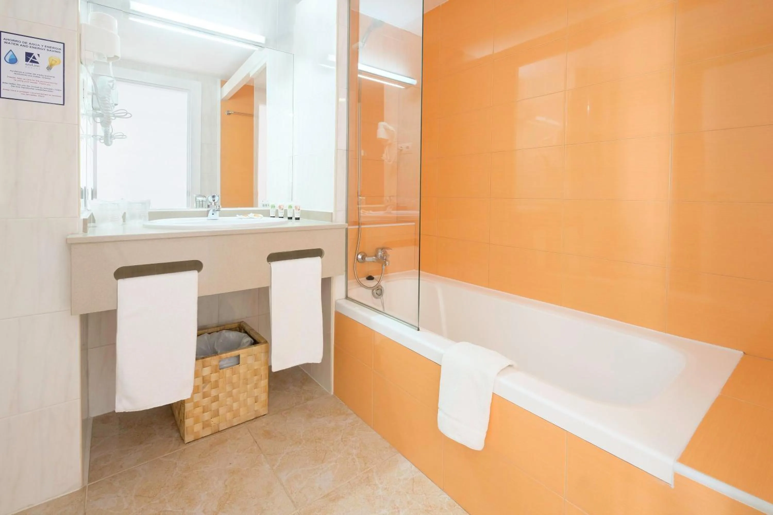 Bathroom in azuLine Hotel Bergantin