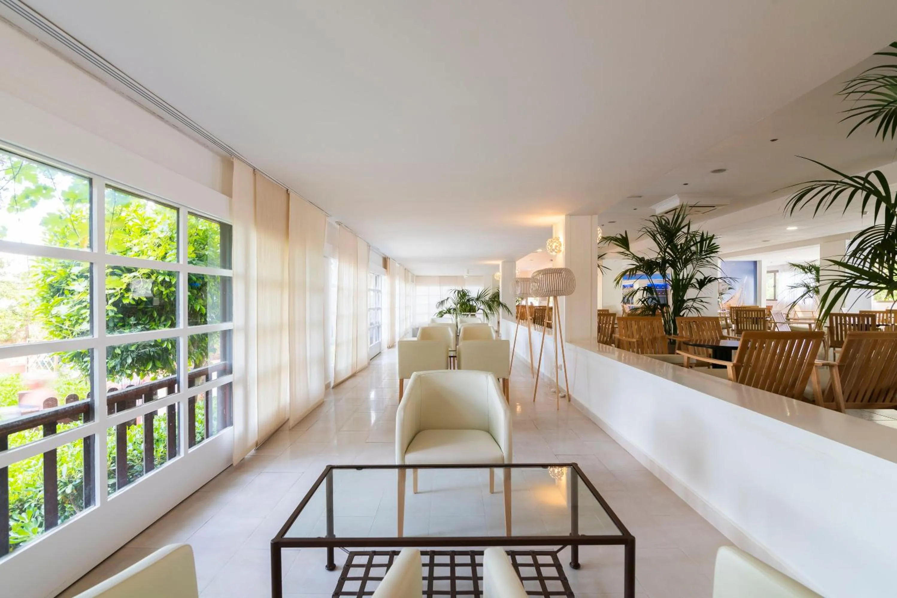 Lobby or reception in azuLine Hotel Bergantin