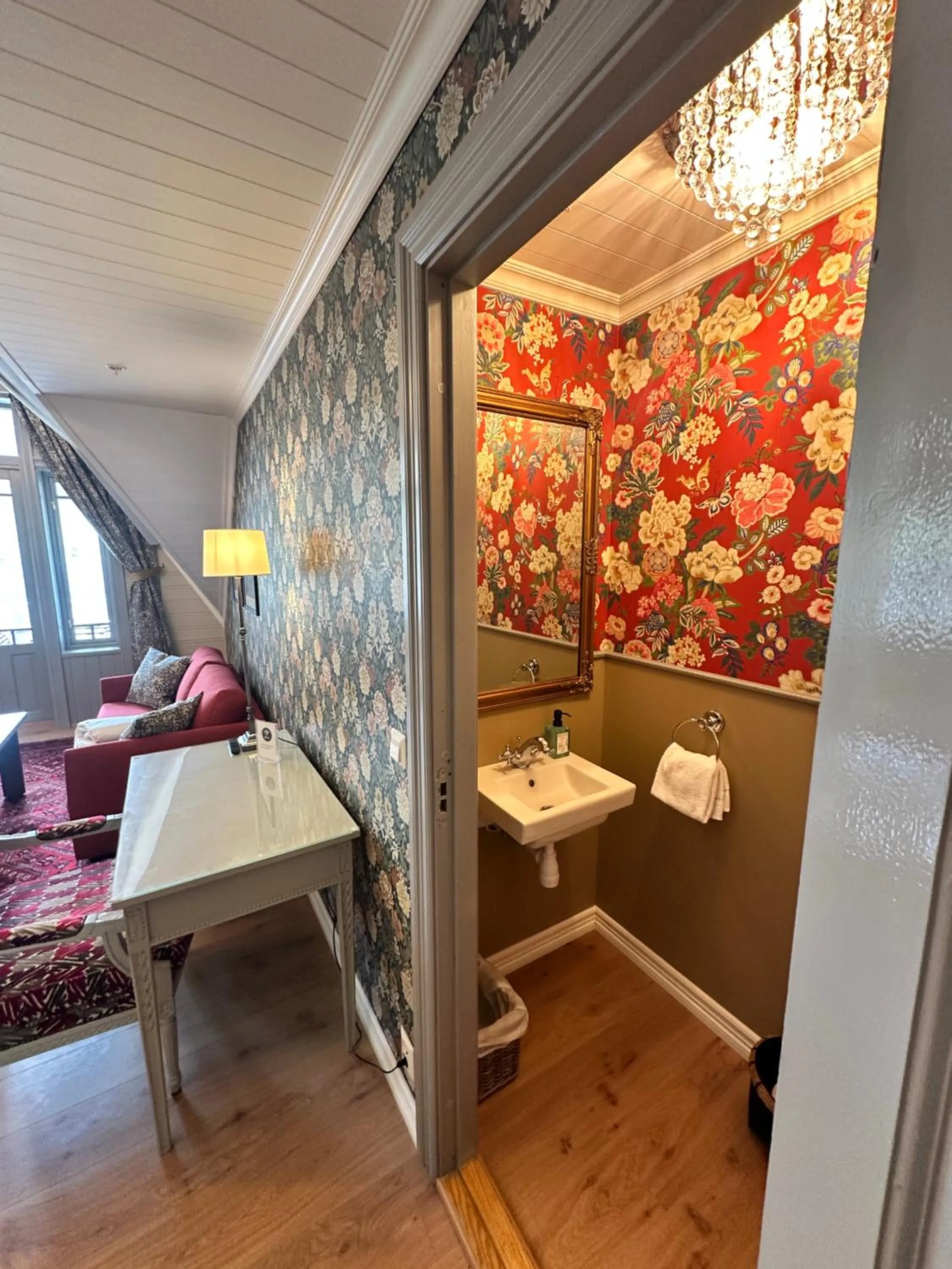 Toilet in Hofslund Fjord Hotel