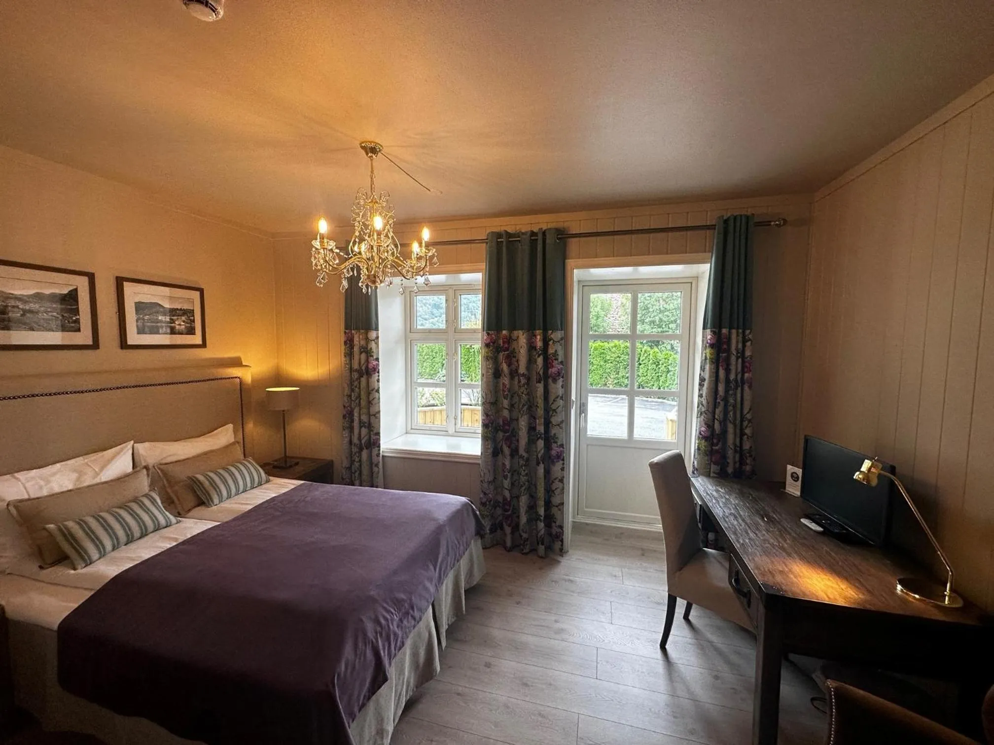 Bed in Hofslund Fjord Hotel