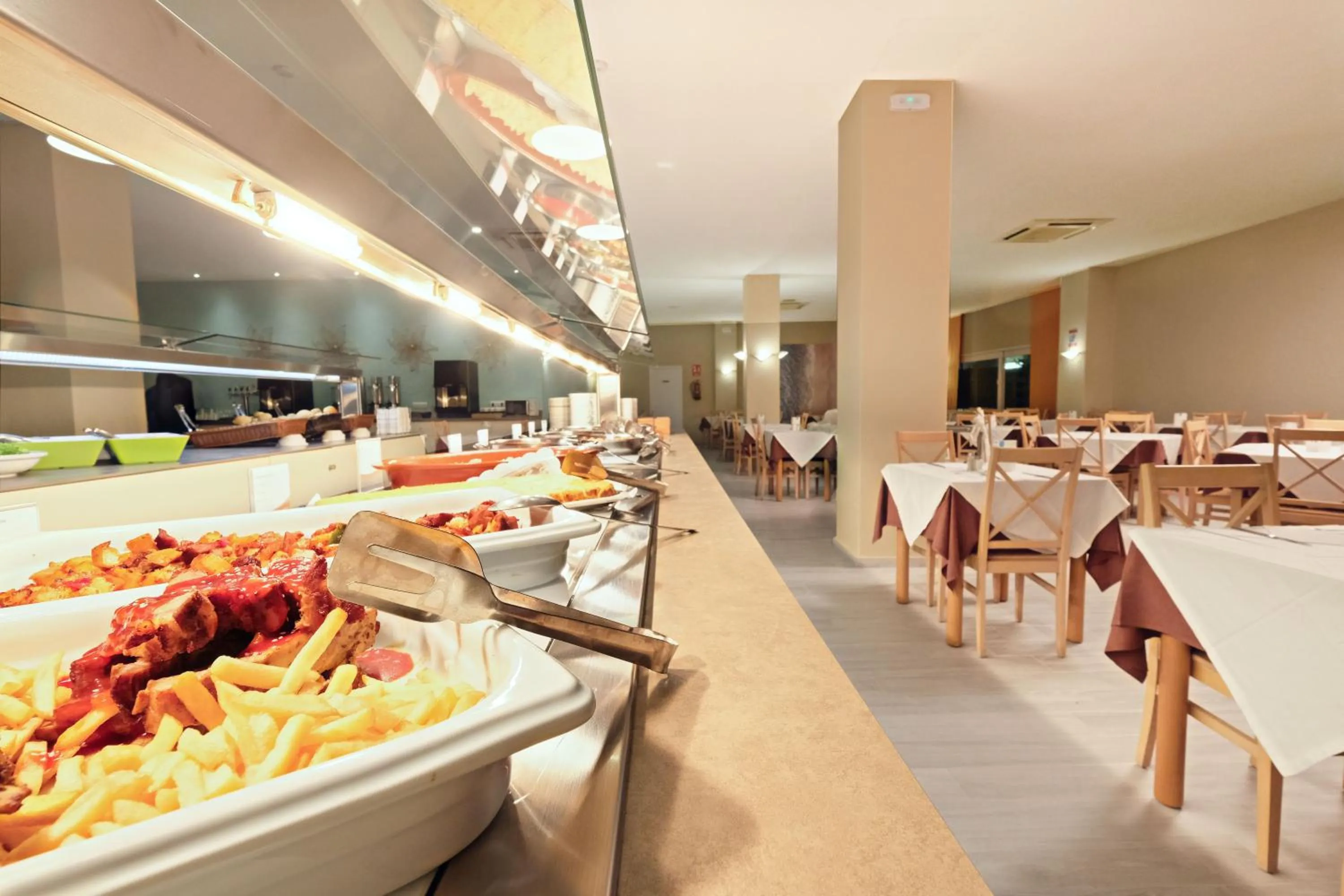 Restaurant/places to eat in azuLine Hotel Pacific