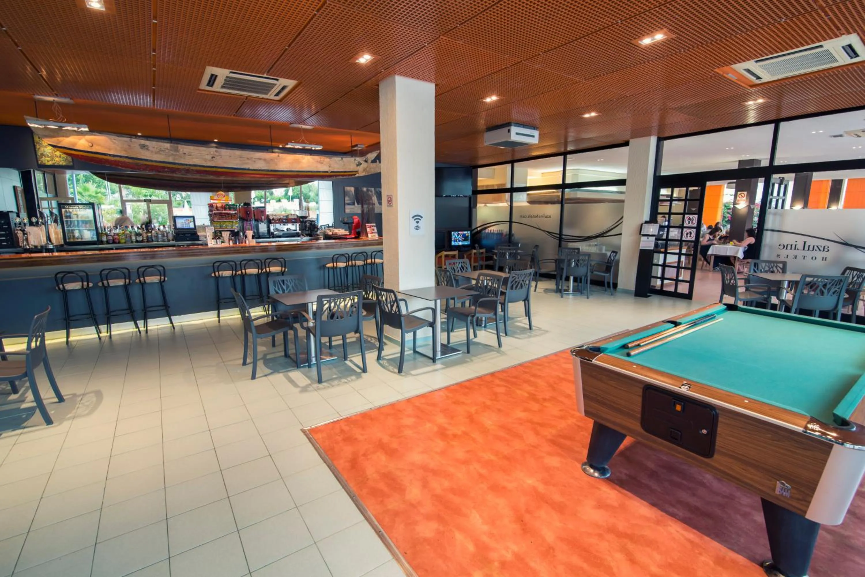 Drinks in azuLine Hotel Pacific