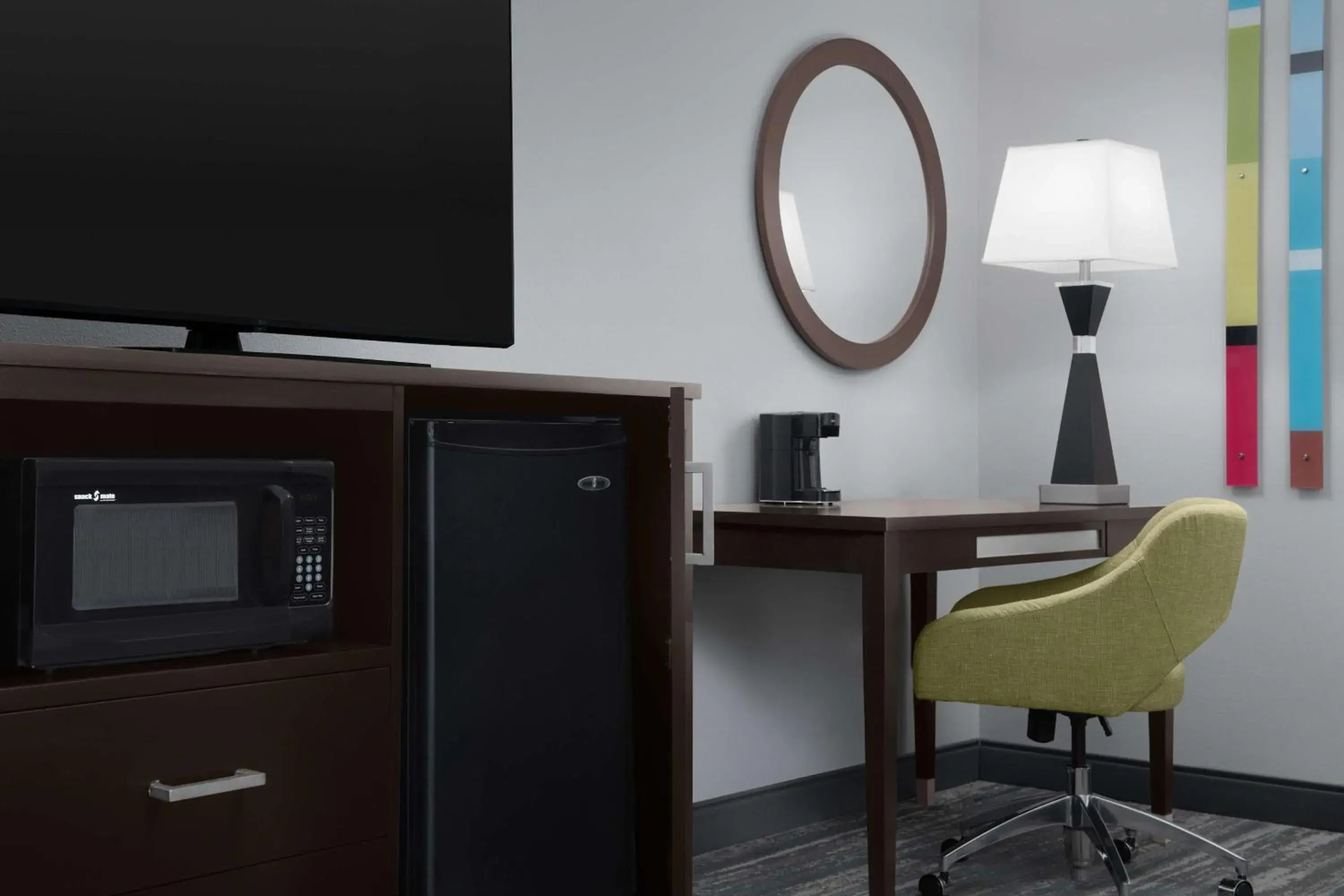 King Room - Mobility Access/Non-Smoking in Hampton Inn Statesboro King Room - Mobility Access/Non-Smoking in Hampton Inn Statesboro