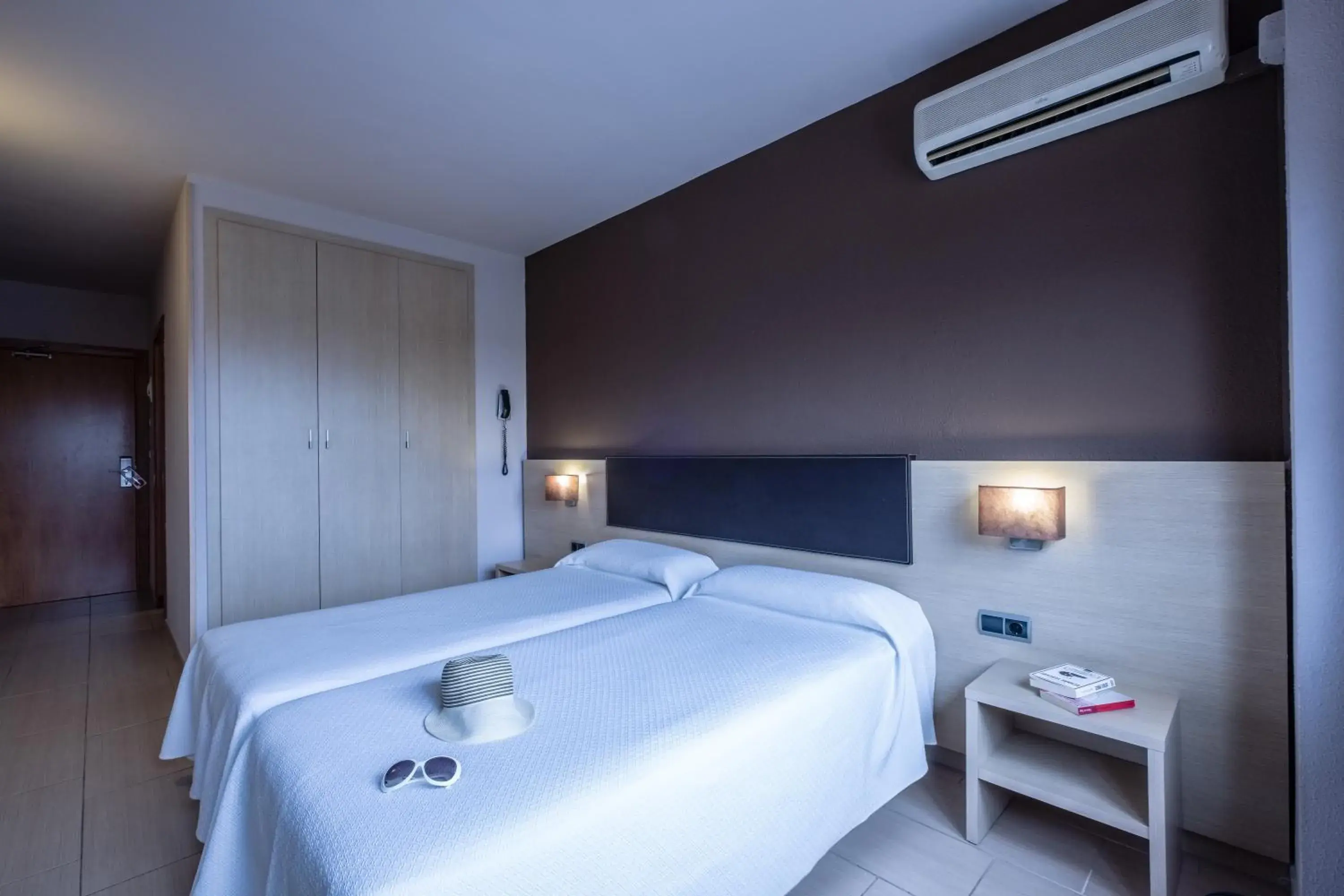 Double or Twin Room in Hotel California Garden Double or Twin Room in Hotel California Garden