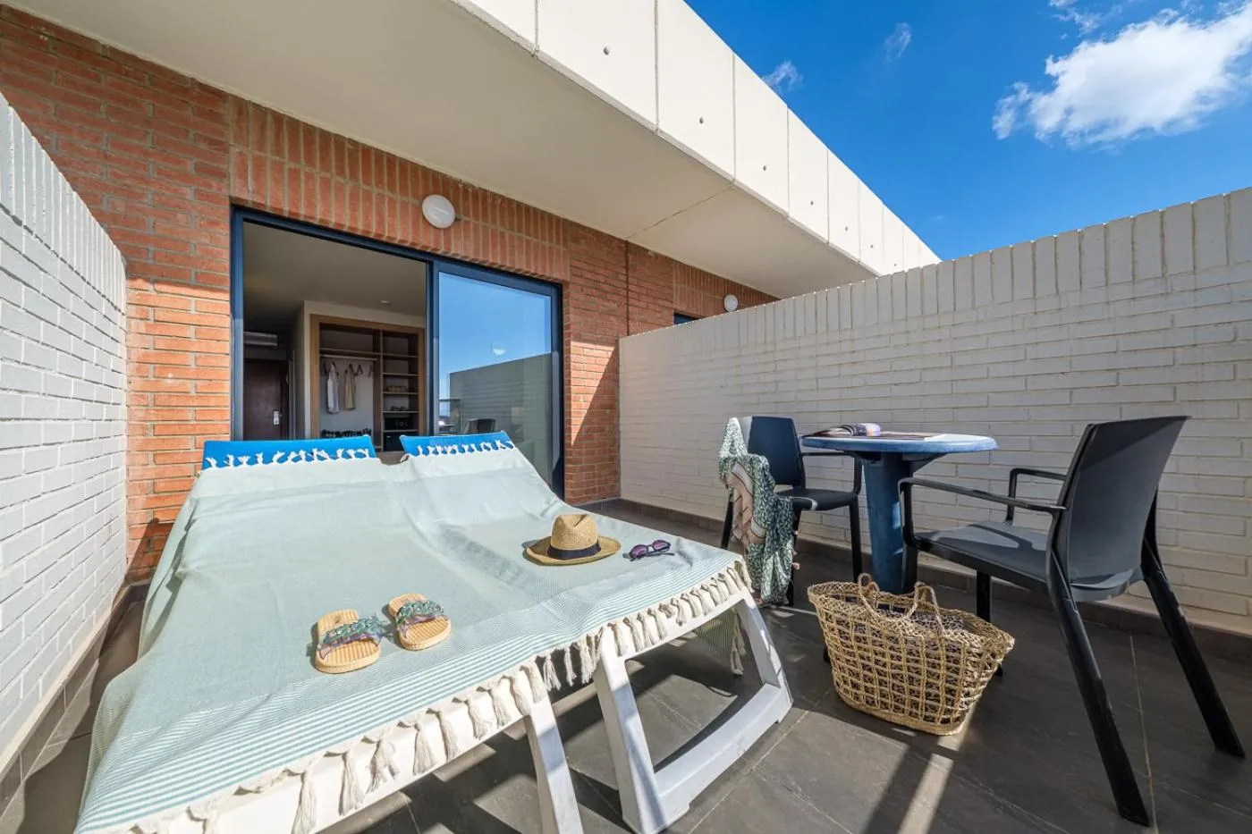 Balcony/Terrace in Hotel California Garden