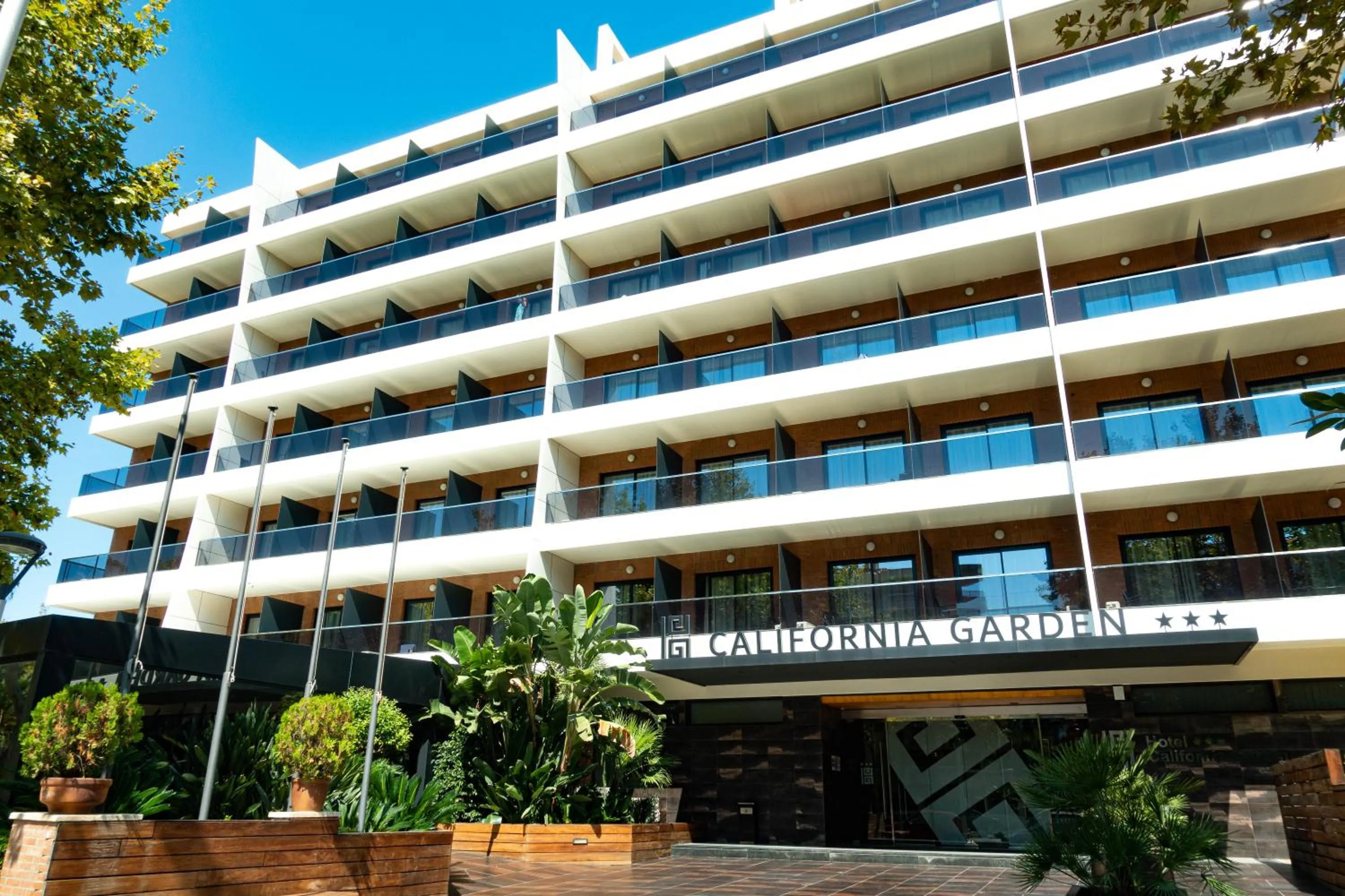 Facade/entrance in Hotel California Garden