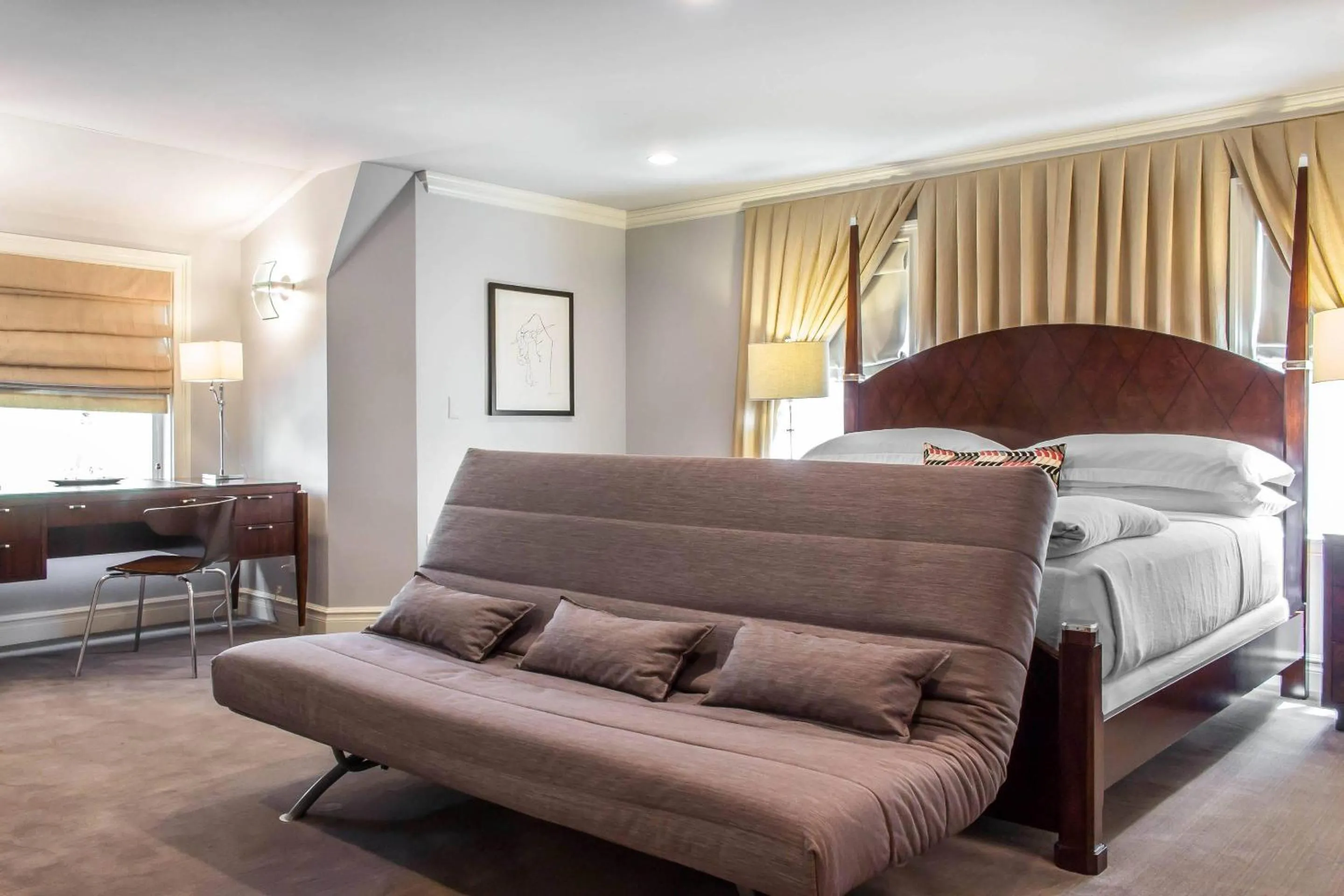 Bedroom, Bed in The Peacock Inn, an Ascend Collection Hotel