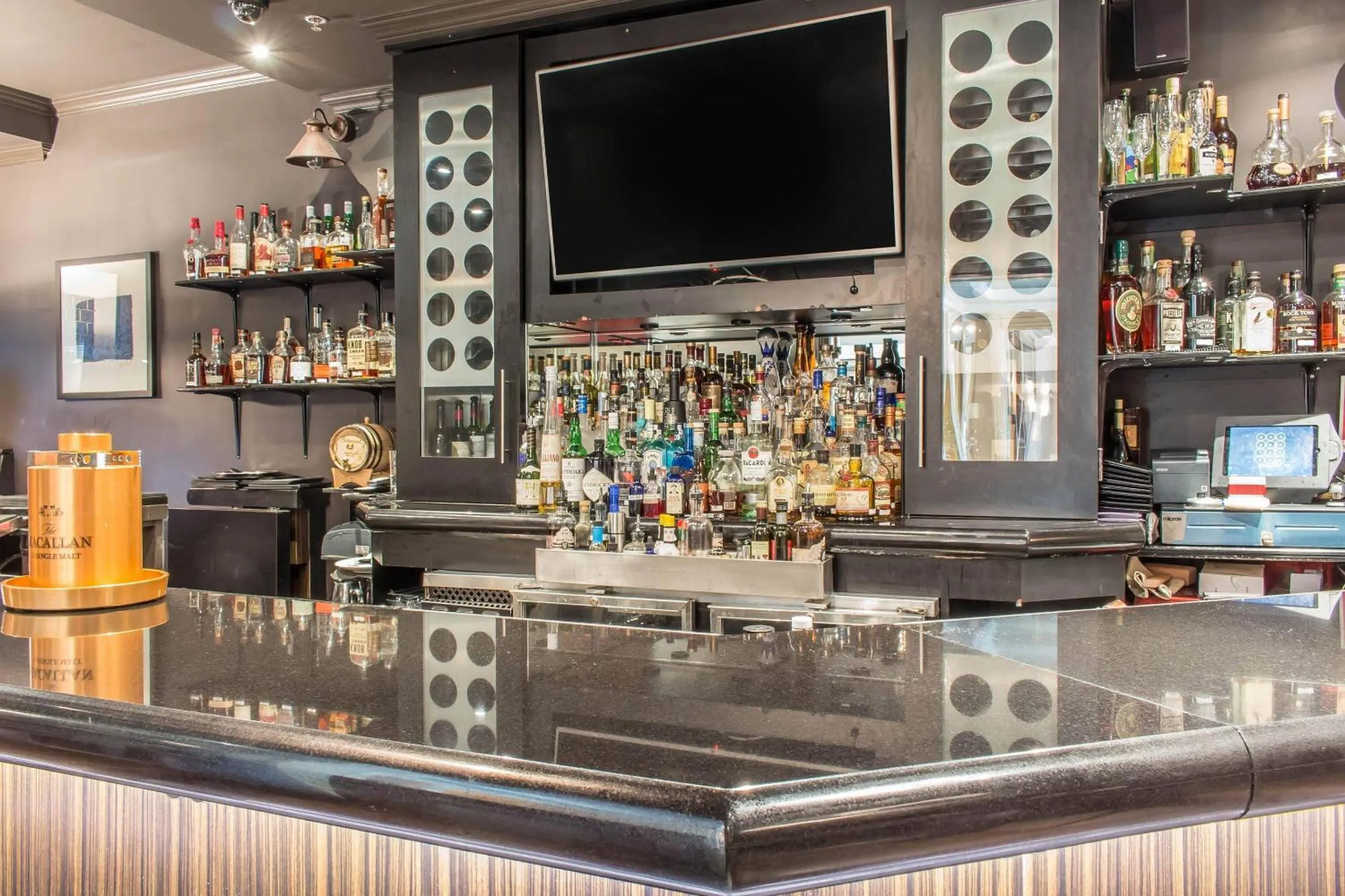 Restaurant/places to eat in The Peacock Inn, an Ascend Collection Hotel