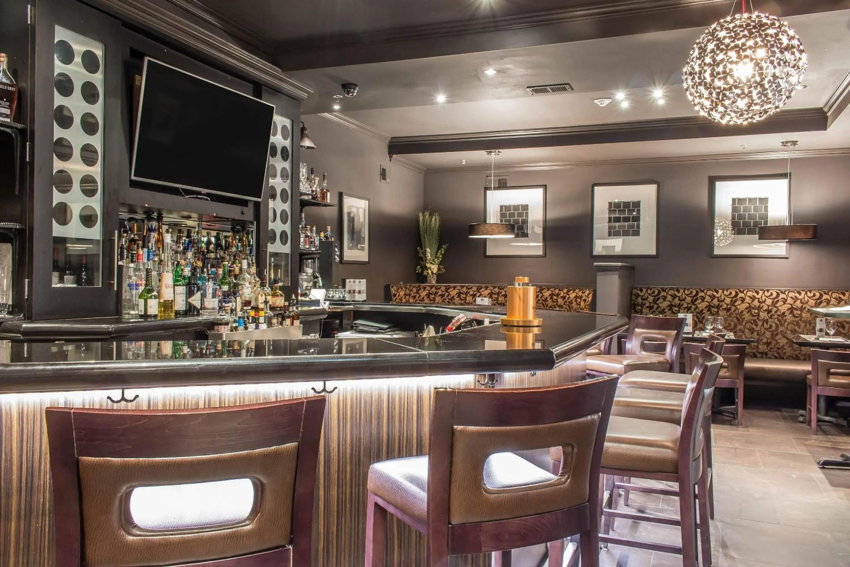 Restaurant/places to eat in The Peacock Inn, an Ascend Collection Hotel