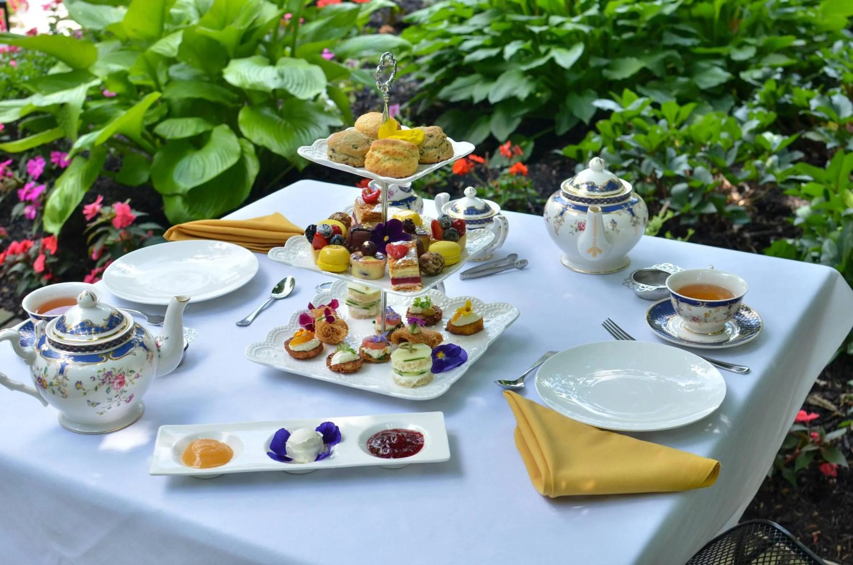 Restaurant/places to eat in The Peacock Inn, an Ascend Collection Hotel