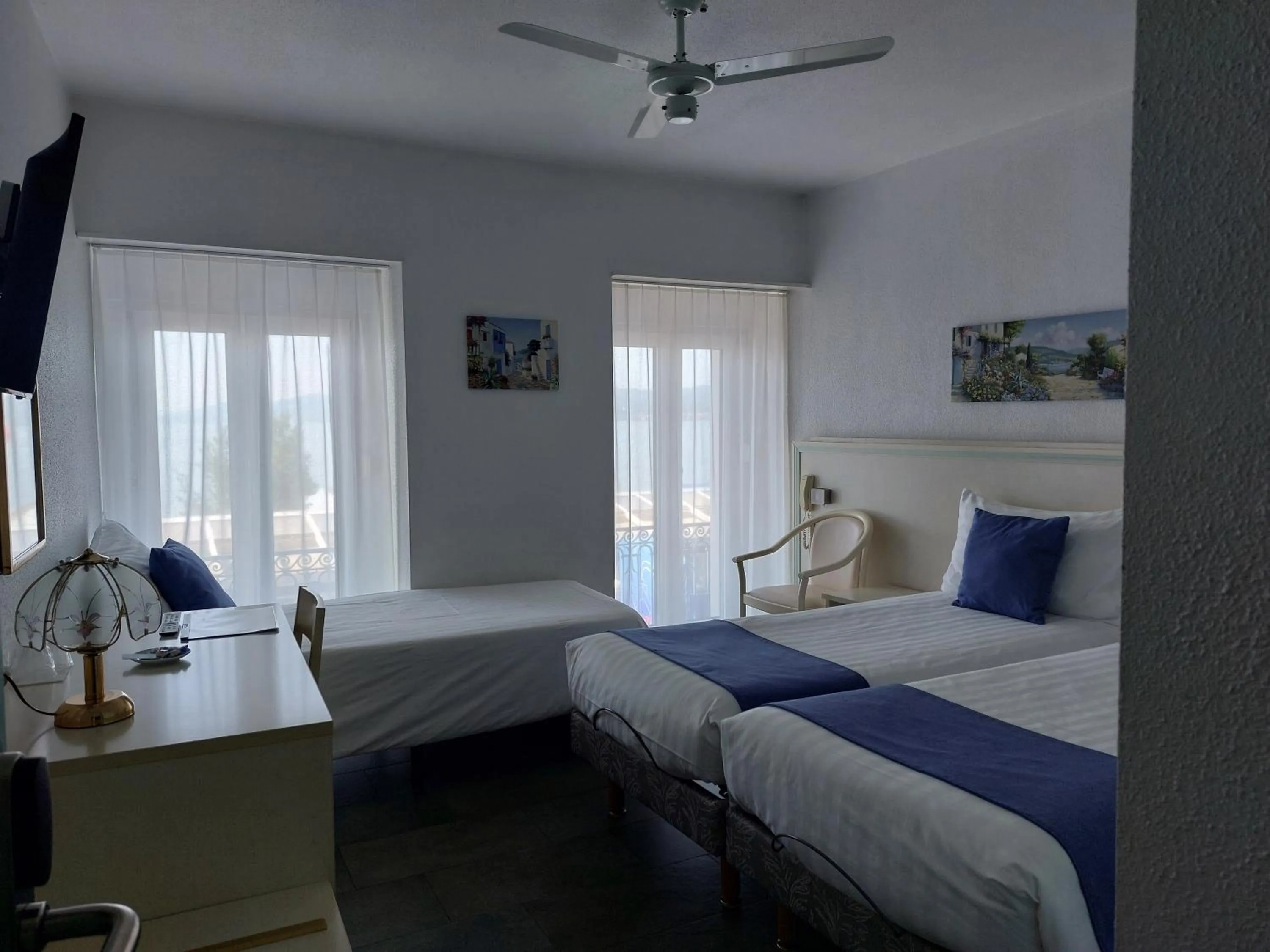 Bed in Hôtel du Port