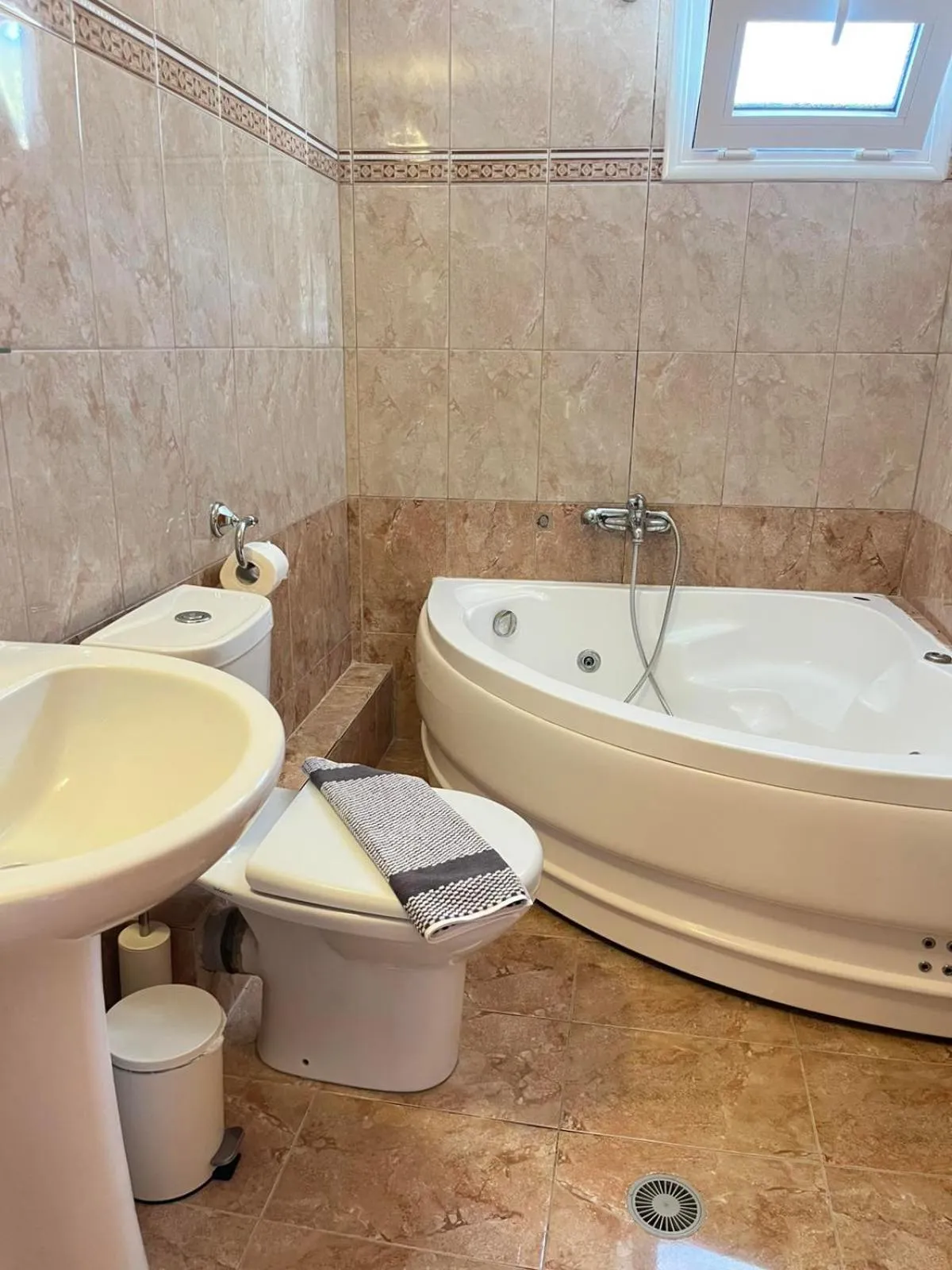 Toilet in Drosia Hotel