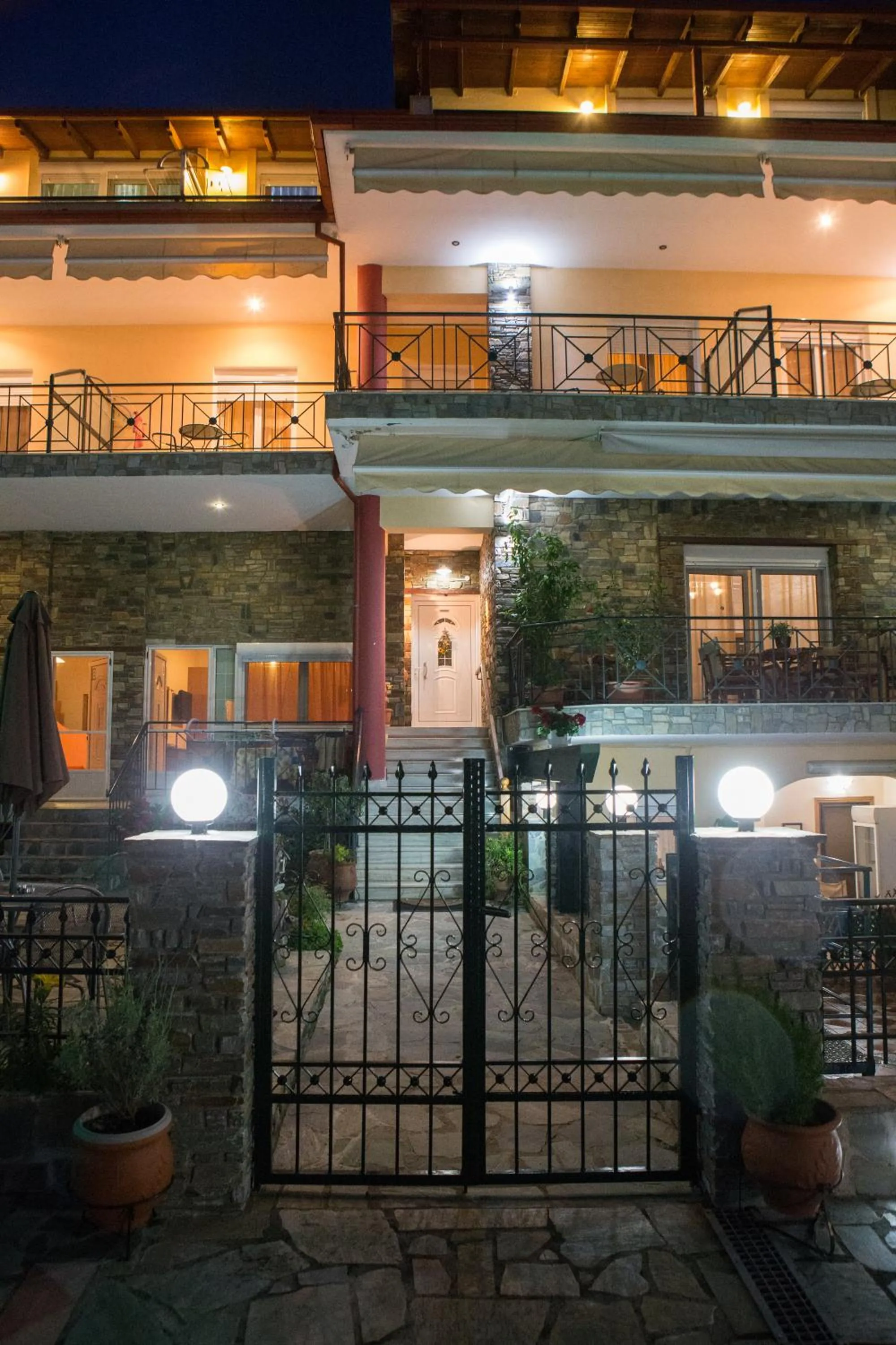 Garden in Drosia Hotel