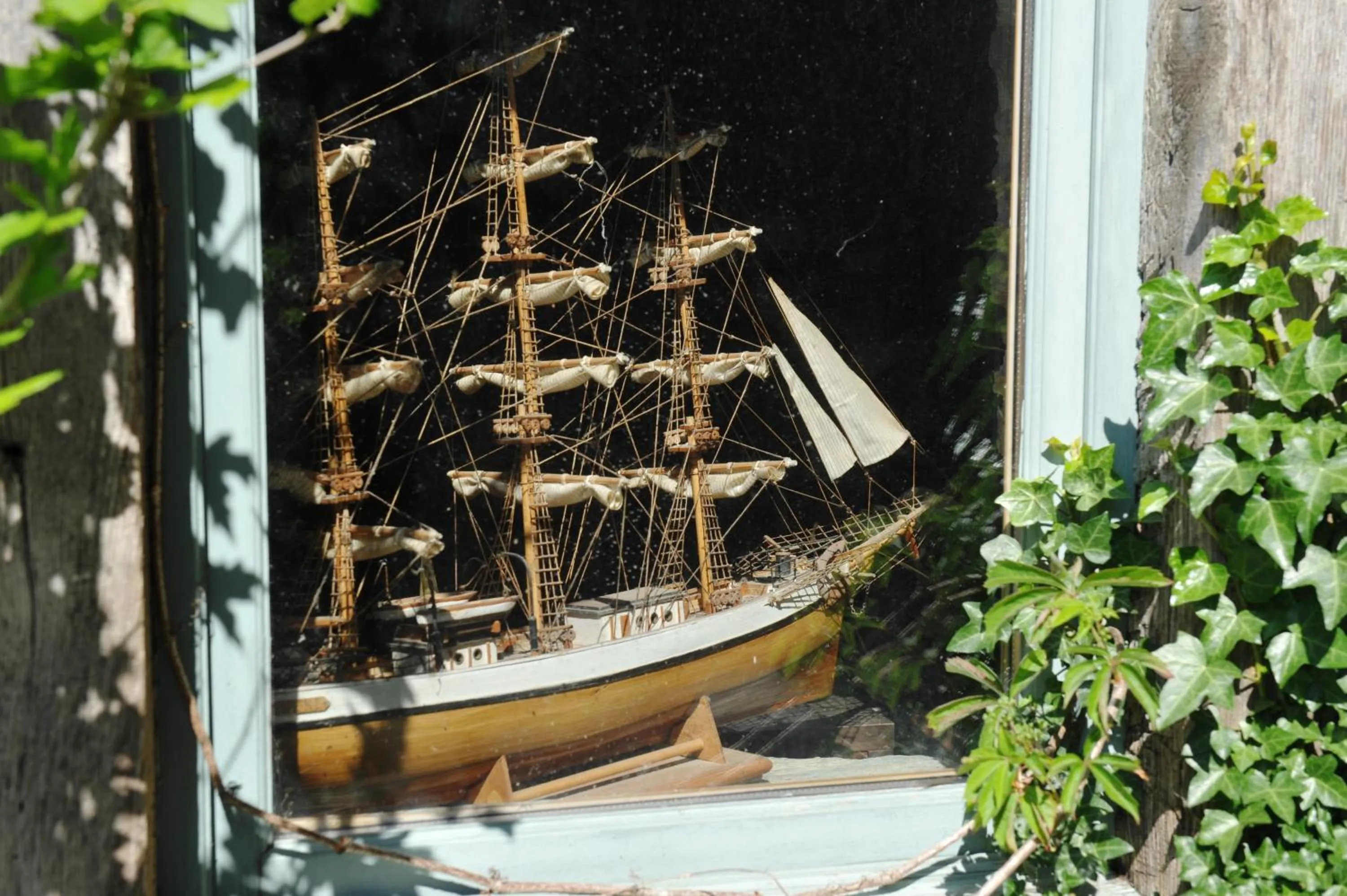 Decorative detail in Chambres d'Hôtes Le Puits d'Amour