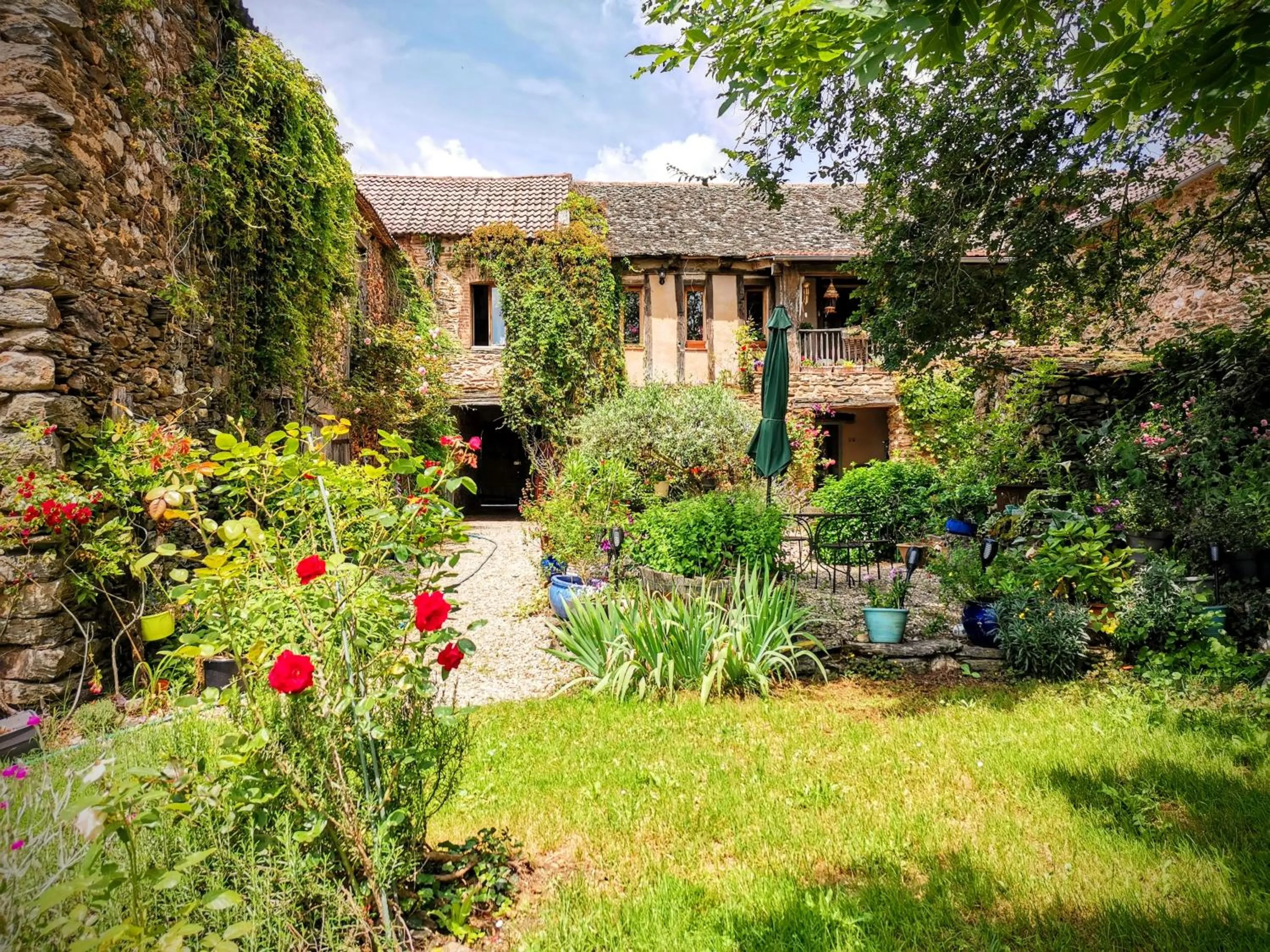 Property building in Chambres d'Hôtes Le Puits d'Amour