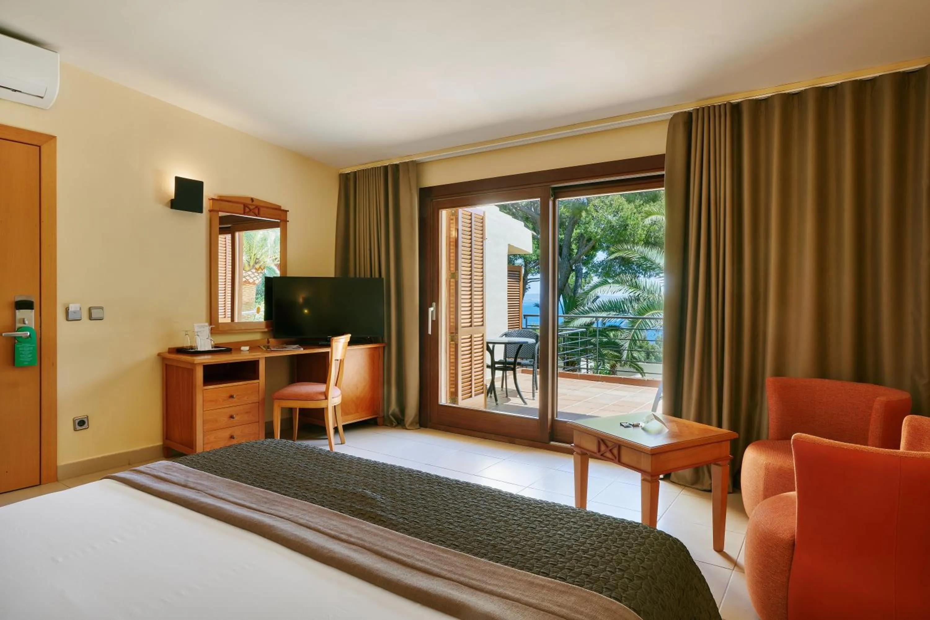 Bed in Bonanza Park Hotel by Olivia Hotels Collection