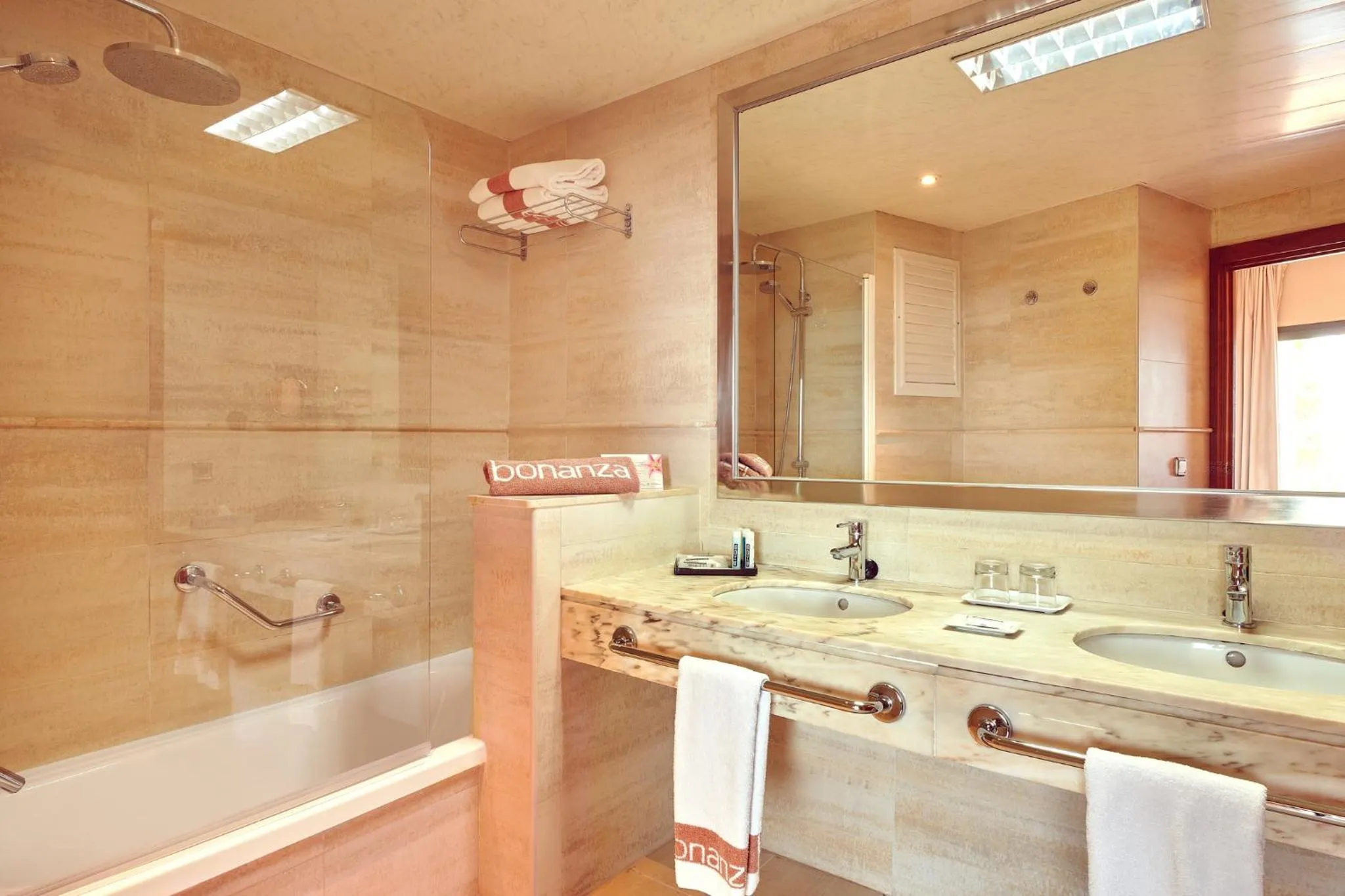 Bathroom in Bonanza Park Hotel by Olivia Hotels Collection