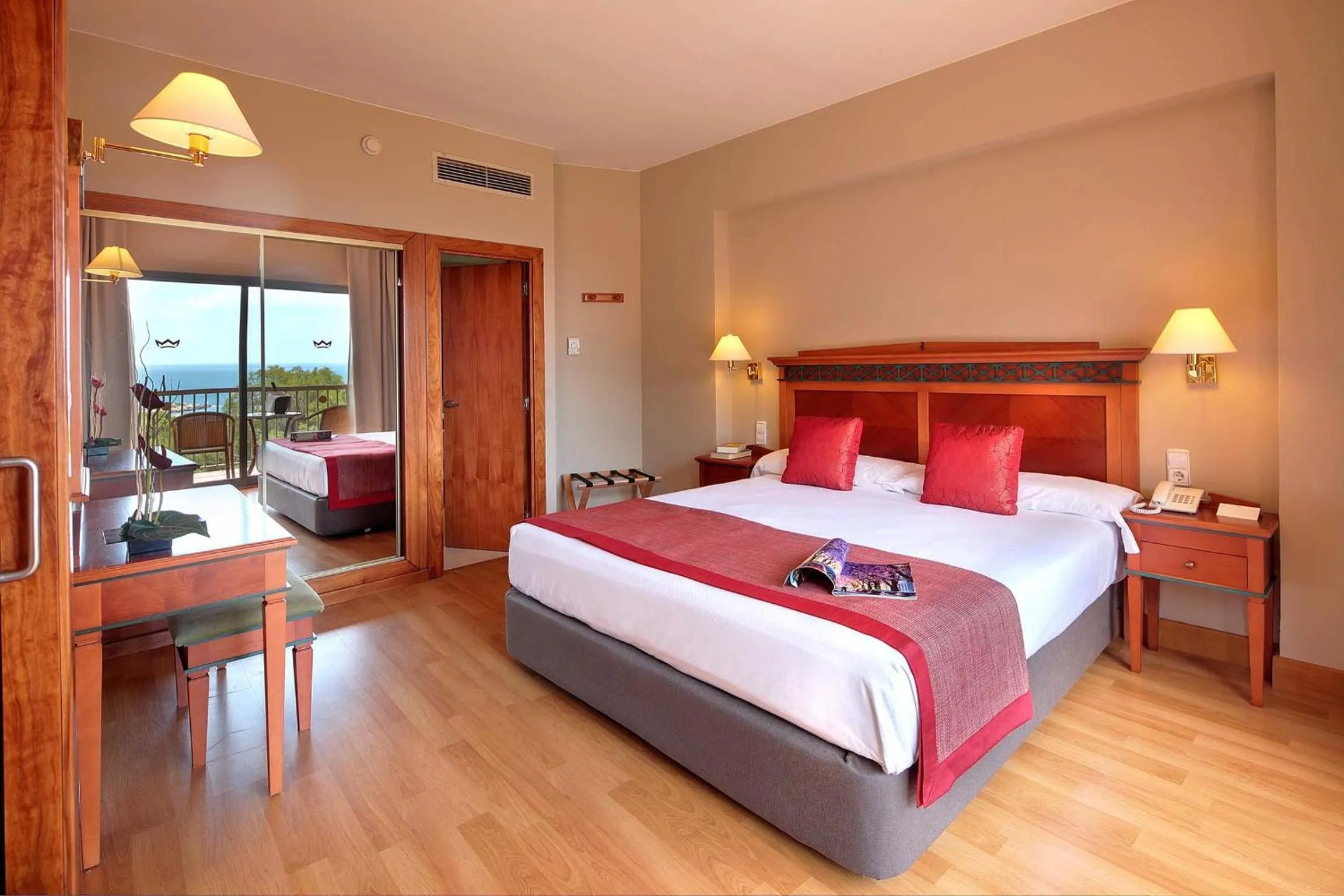 Bedroom, Bed in Bonanza Park Hotel by Olivia Hotels Collection