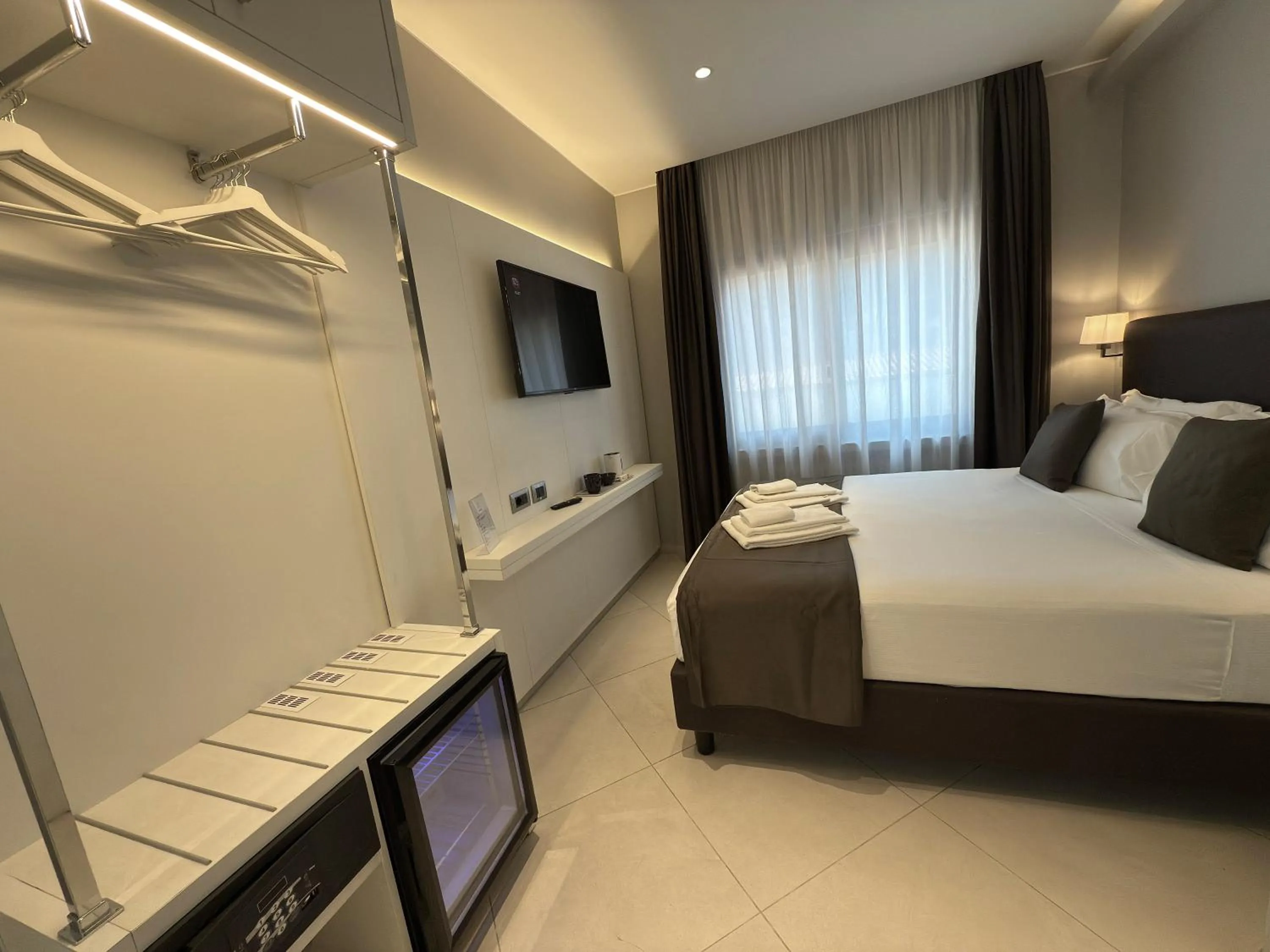 TV and multimedia, Bed in ETNEA STYLE CATANIA LUXURY ROOMS