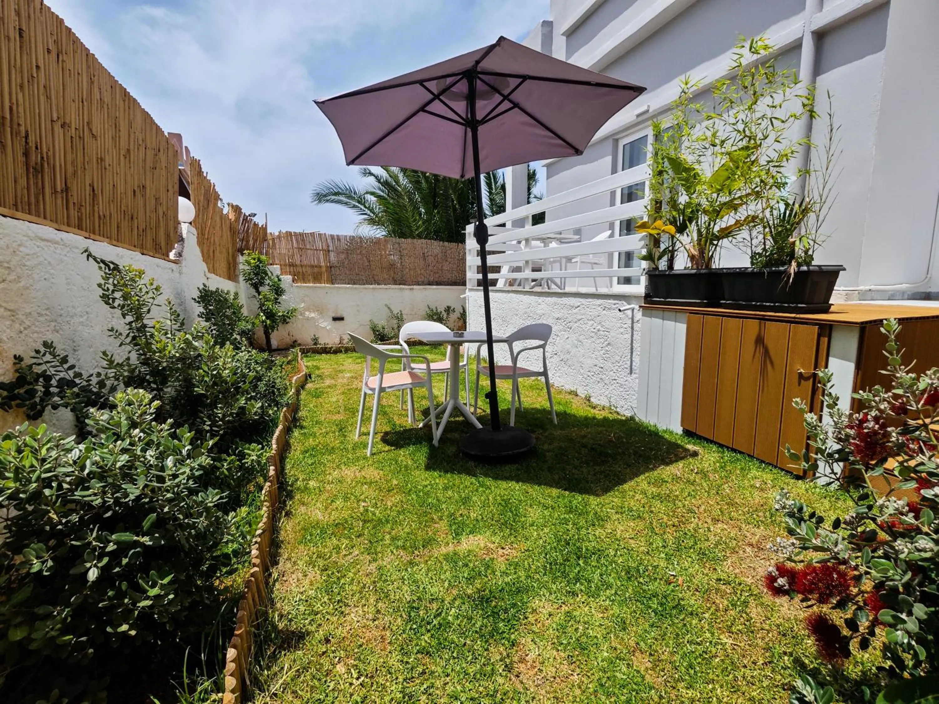 Balcony/Terrace in Eloque Simple living space