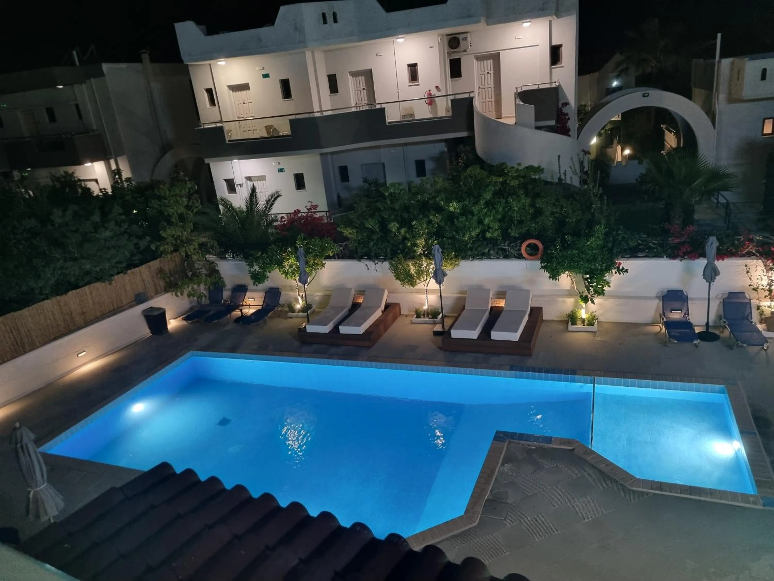 Property building in Eloque Simple living space