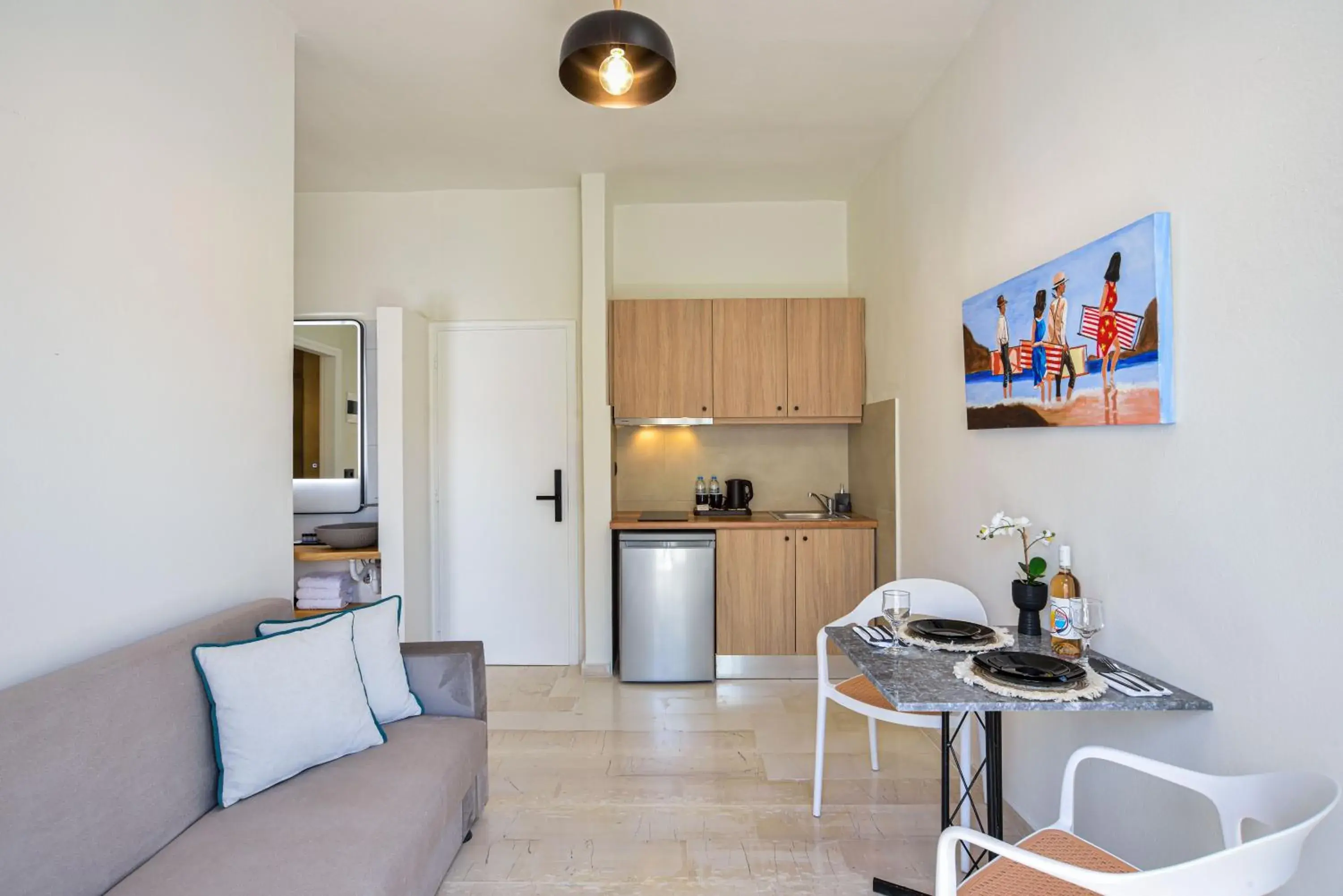 Apartment with Balcony in Eloque Simple living space Apartment with Balcony in Eloque Simple living space