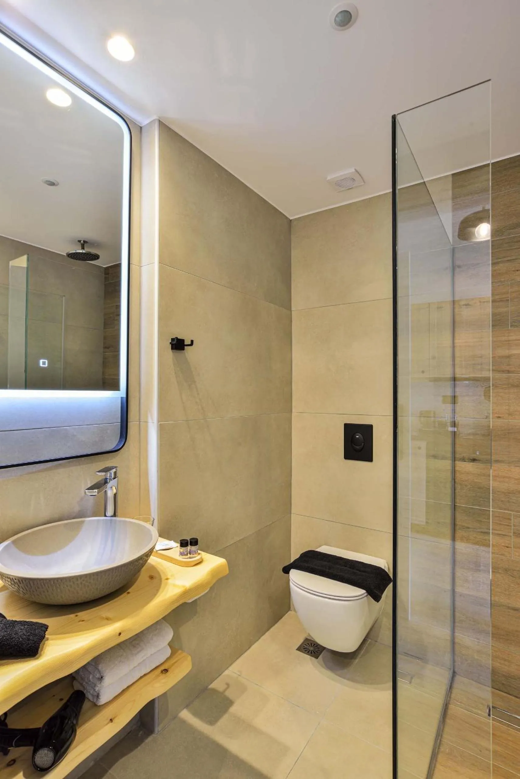 Bathroom in Eloque Simple living space
