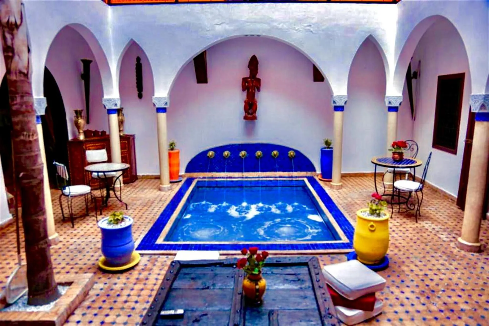 Swimming pool in Riad Rêve d Antan