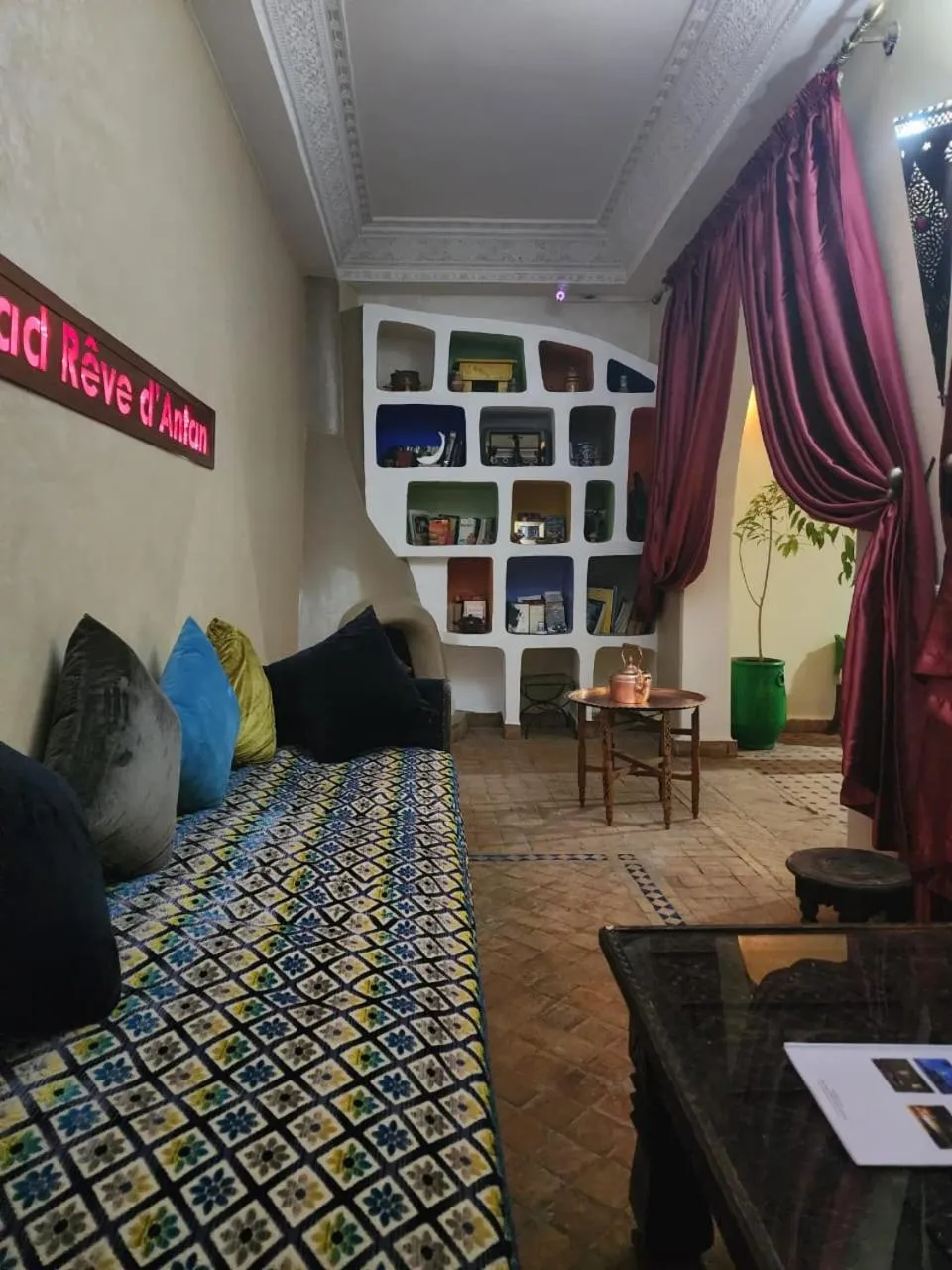 Library, Bed in Riad Rêve d Antan