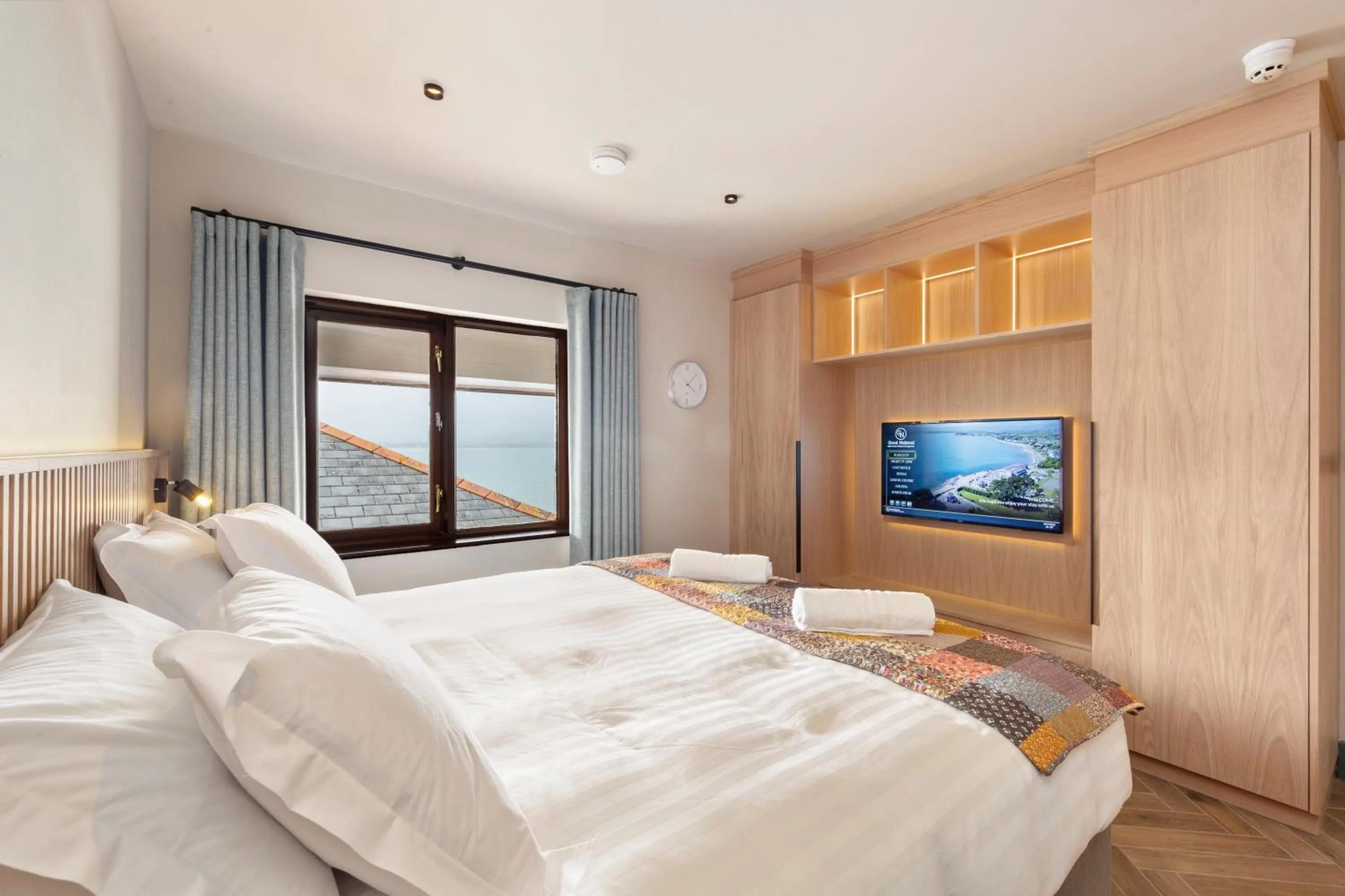 Bedroom, Bed in Gold Coast Resort Dungarvan