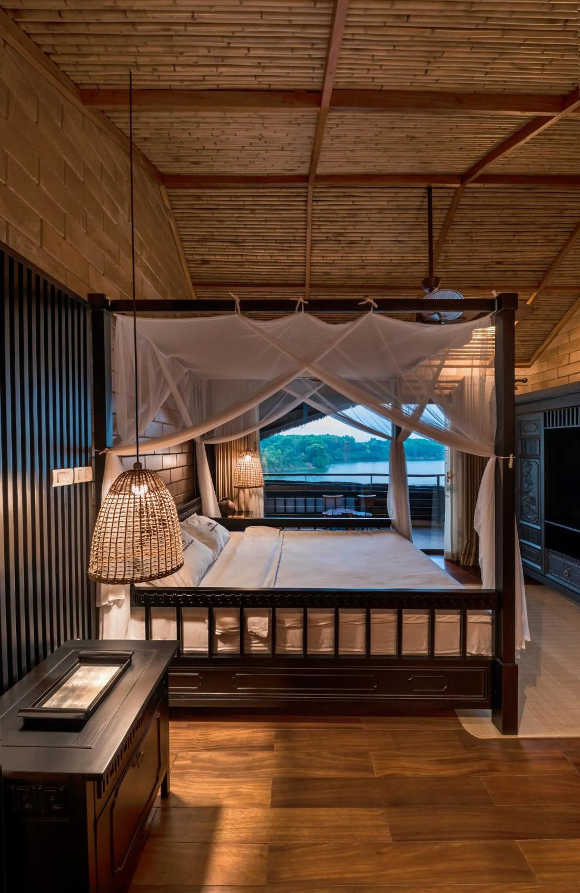 Bed in Tomodachi Retreat - Làng Mít