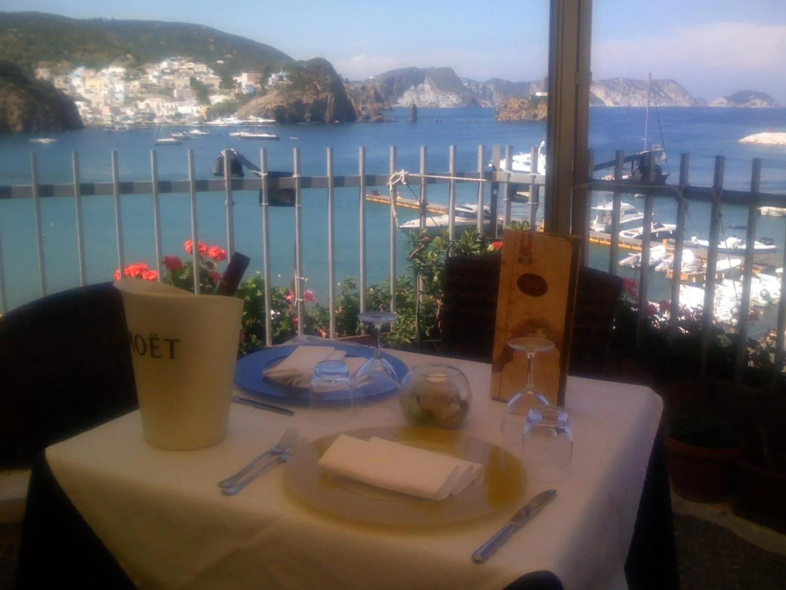 Restaurant/places to eat in Hotel La Baia