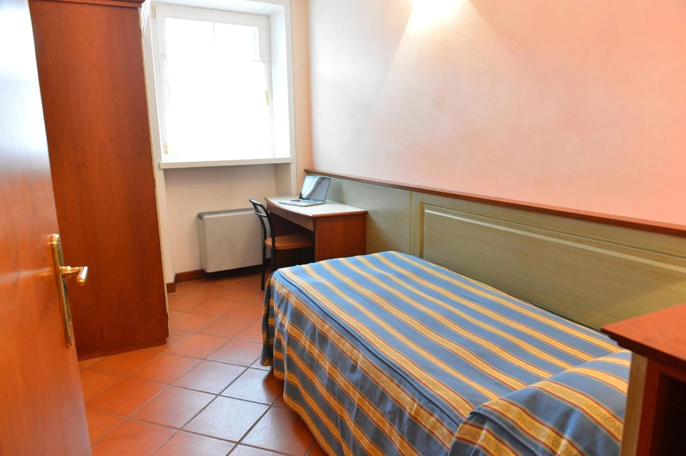 Photo of the whole room, Bed in Residence Del Messaggero