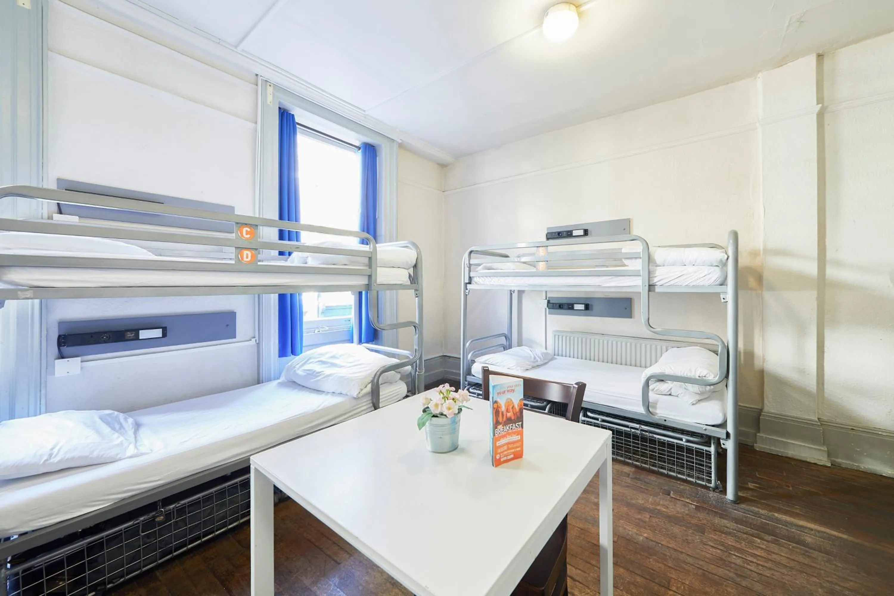 Bed in St Christopher's Inn London Bridge - The Inn