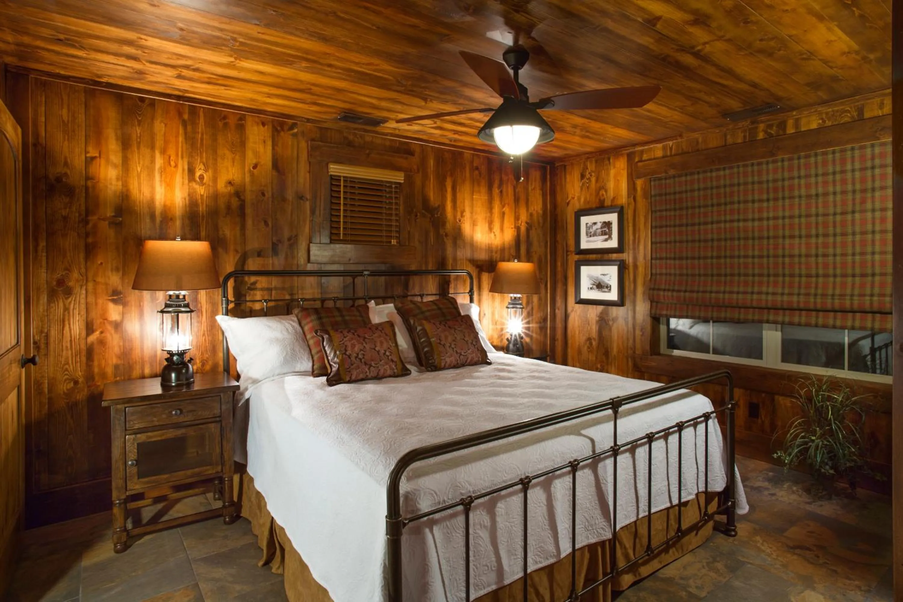 Bedroom, Bed in Holiday Inn Club Vacations - David Walley's Resort