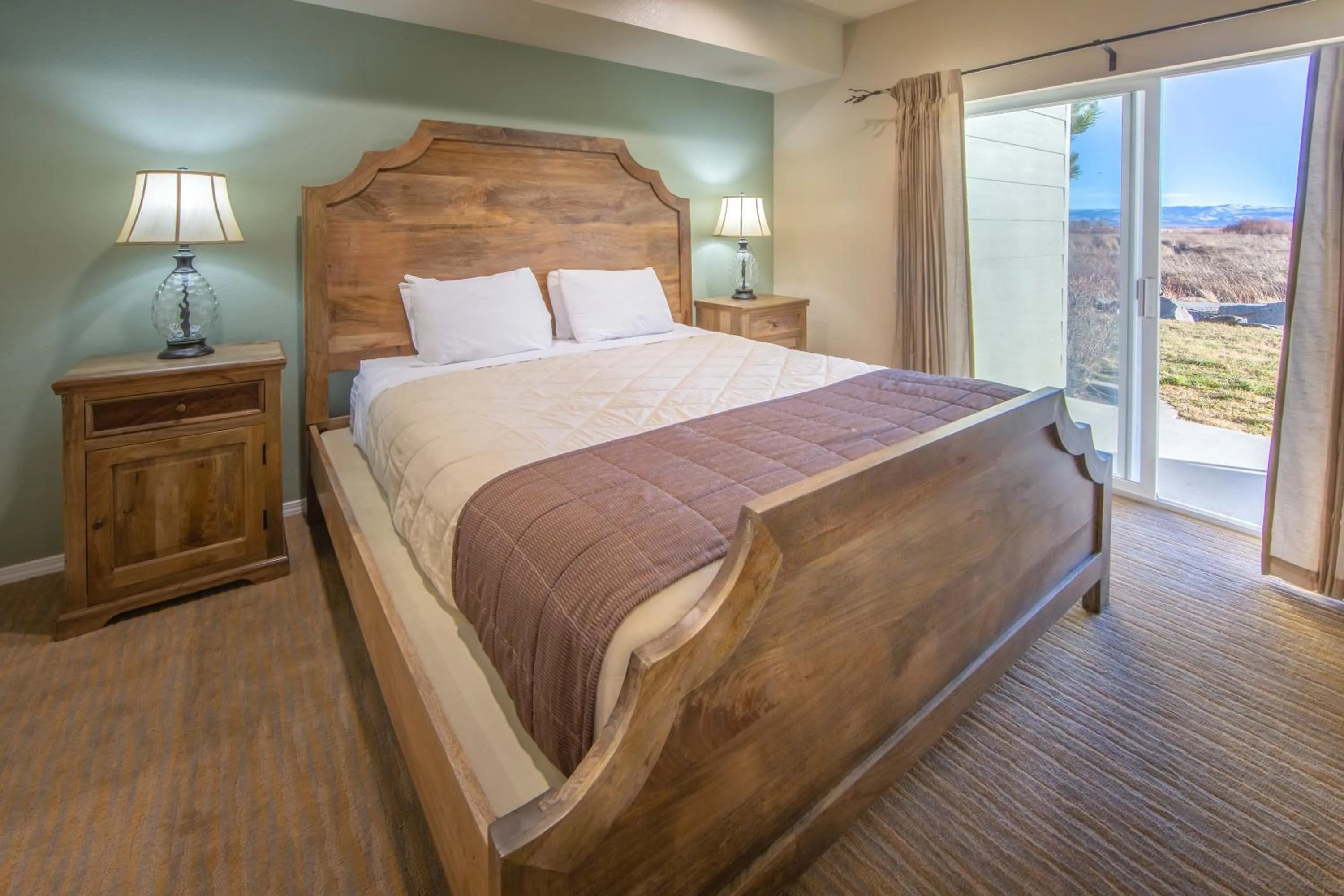 Bedroom, Bed in Holiday Inn Club Vacations - David Walley's Resort