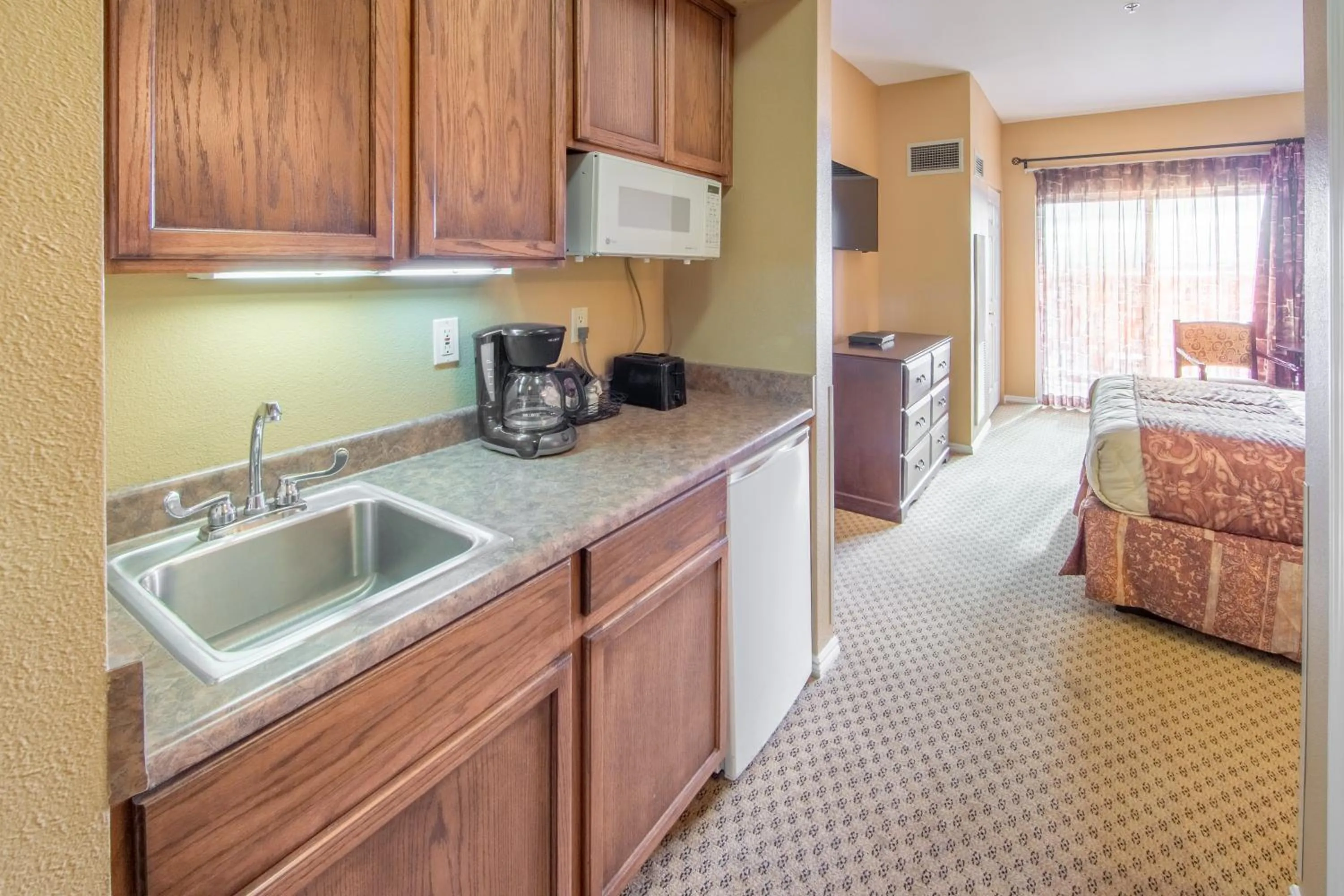 Kitchen or kitchenette in Holiday Inn Club Vacations - David Walley's Resort