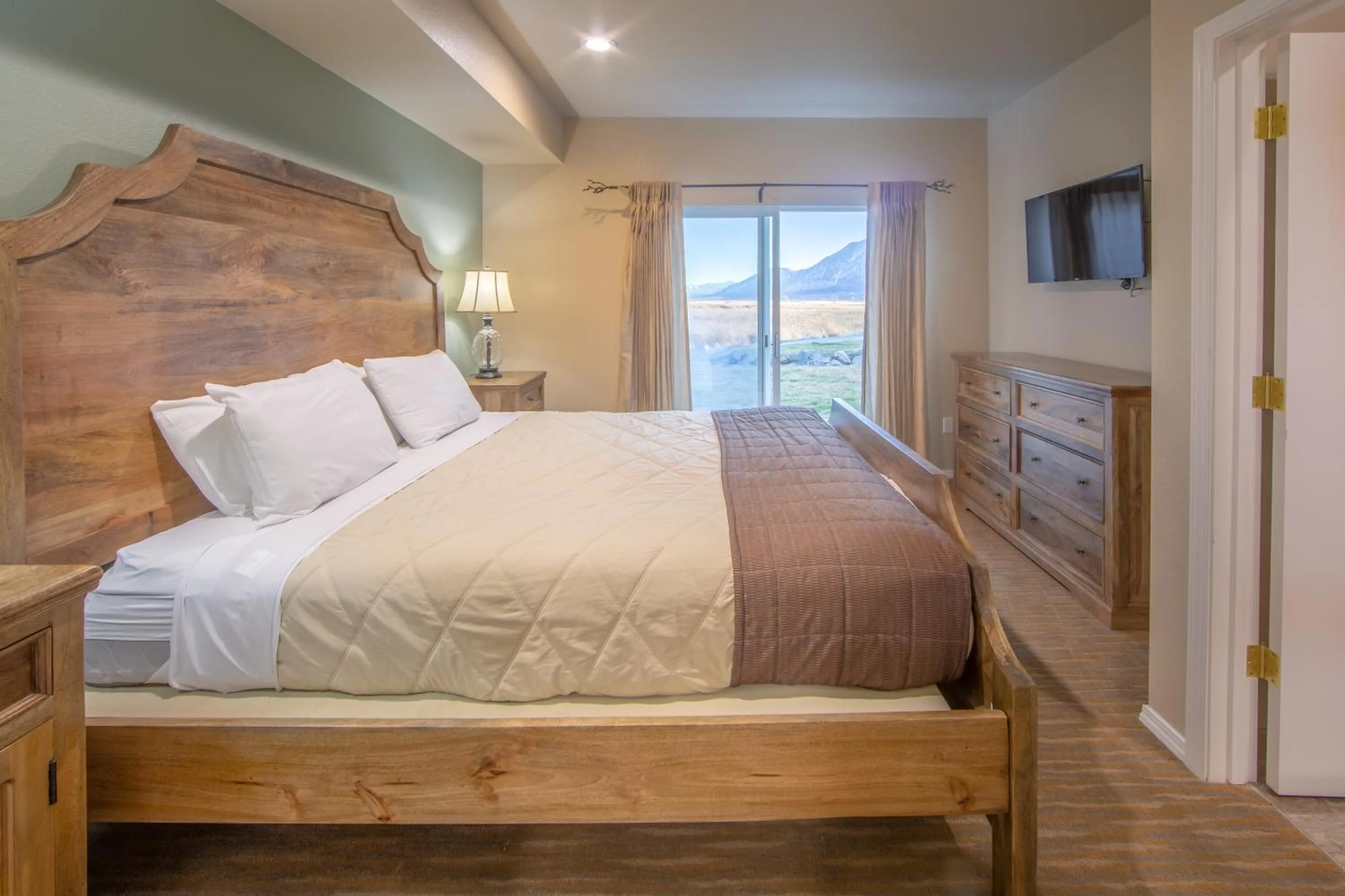 Bed in Holiday Inn Club Vacations - David Walley's Resort