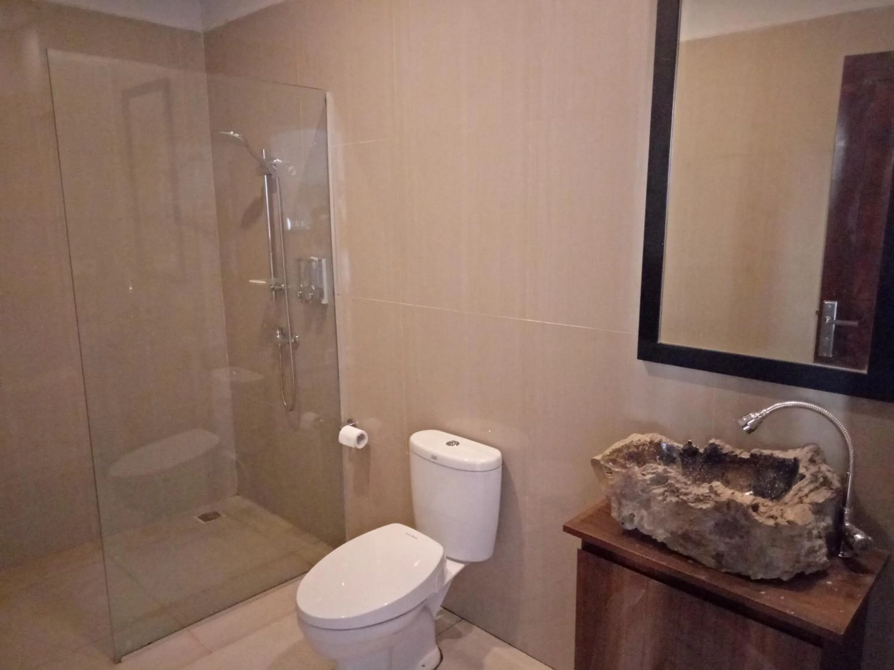 Shower in Atres Sari Resort