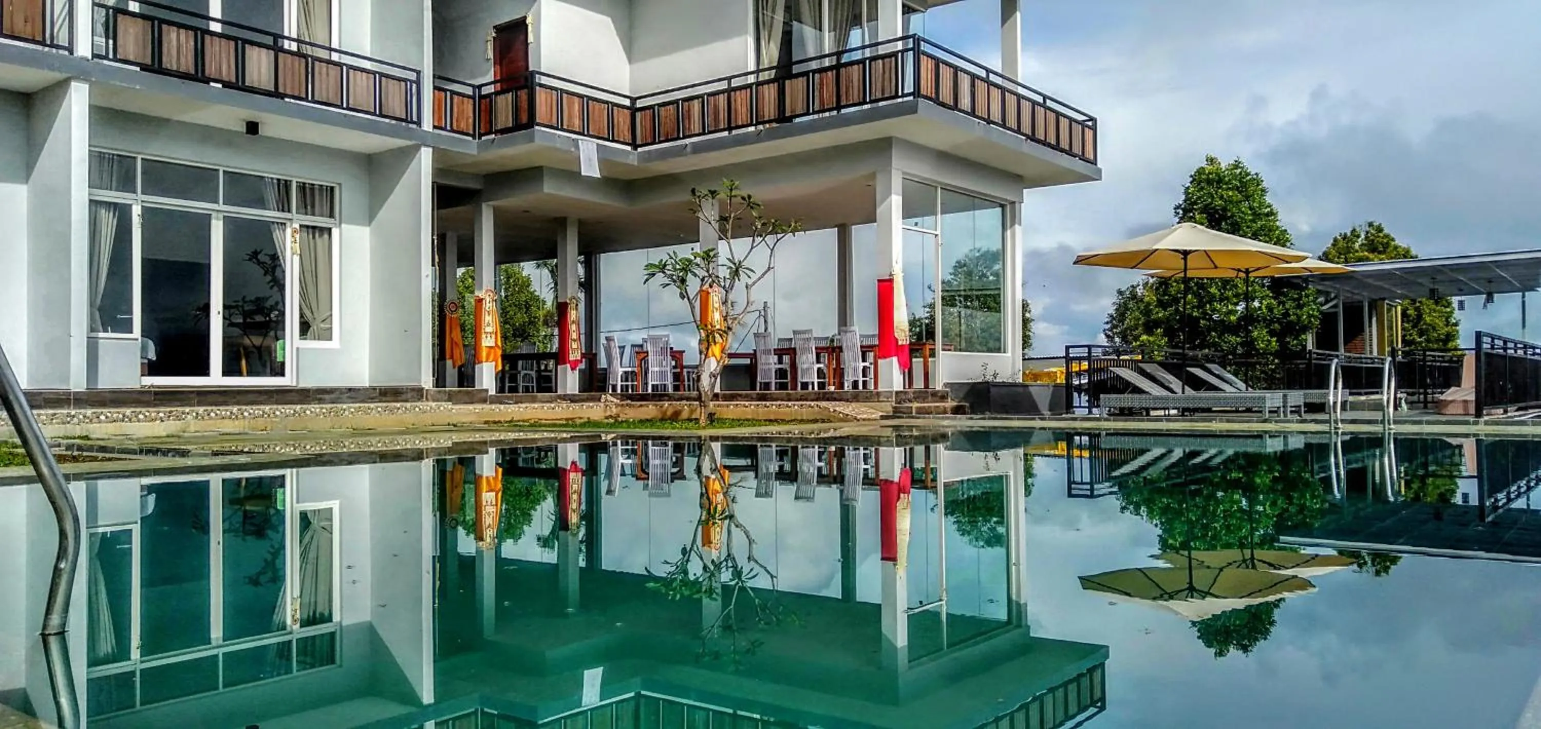 Pool view in Atres Sari Resort