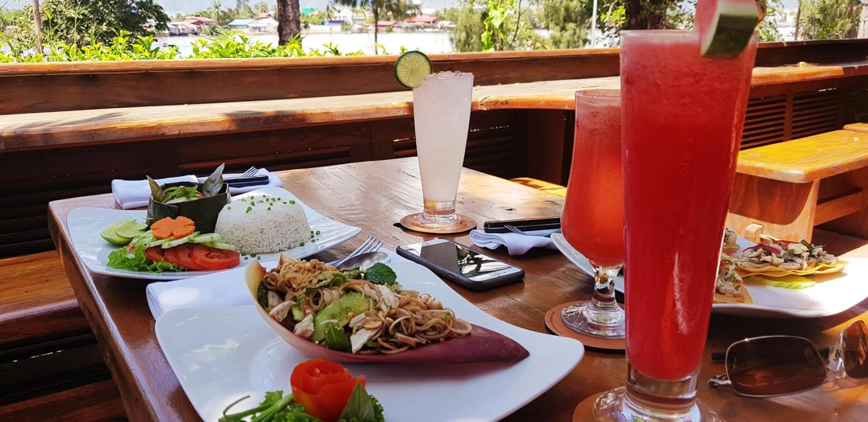 Restaurant/places to eat in Rikitikitavi