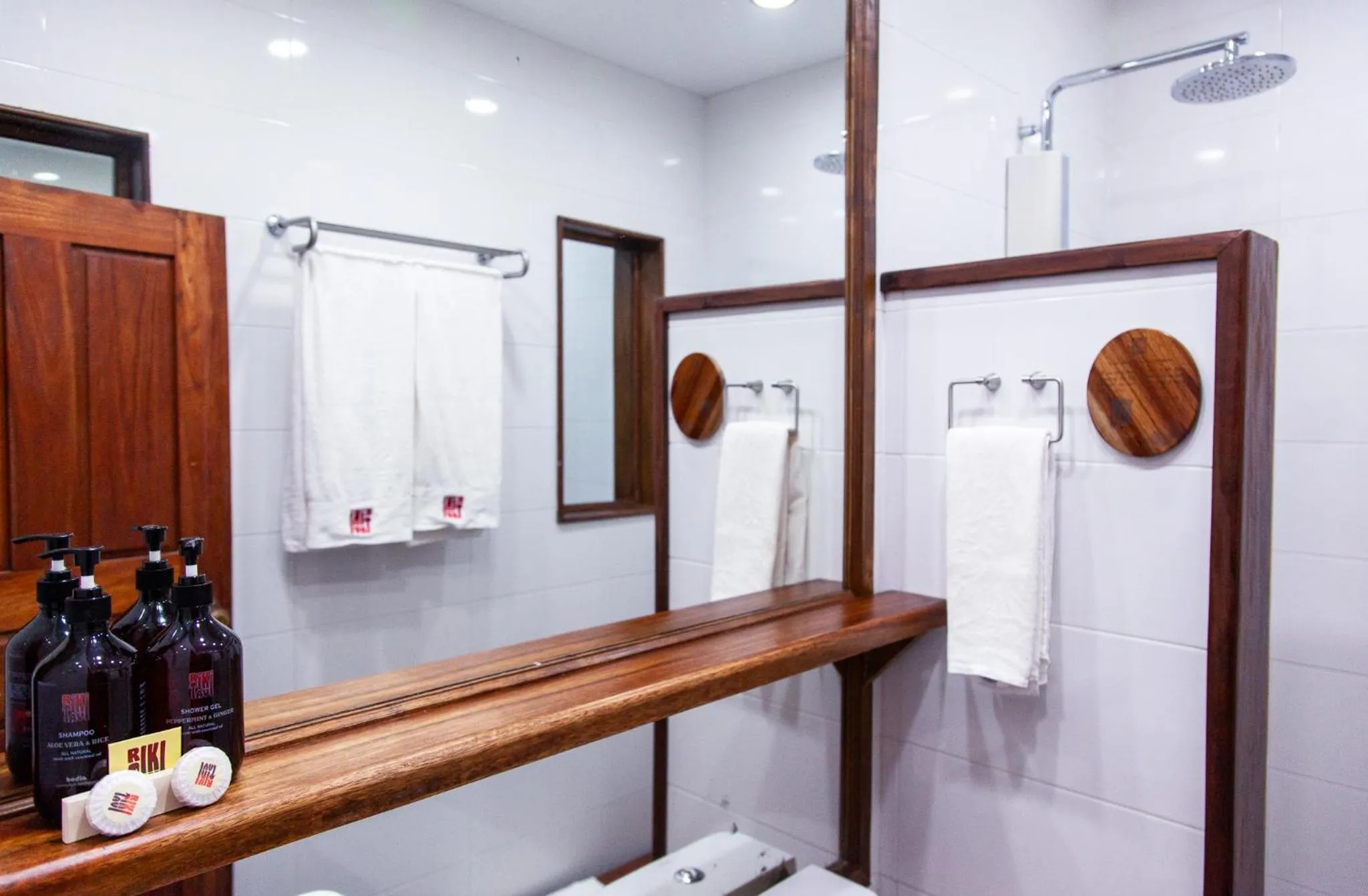 Shower in Rikitikitavi